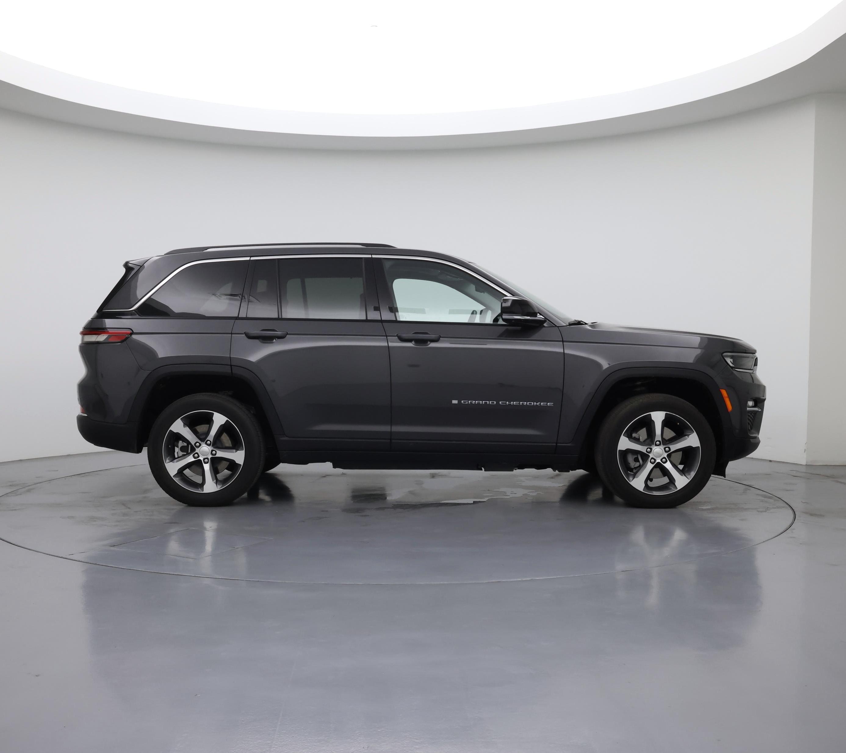 Thumbnail: 2022 Jeep Grand Cherokee - 7
