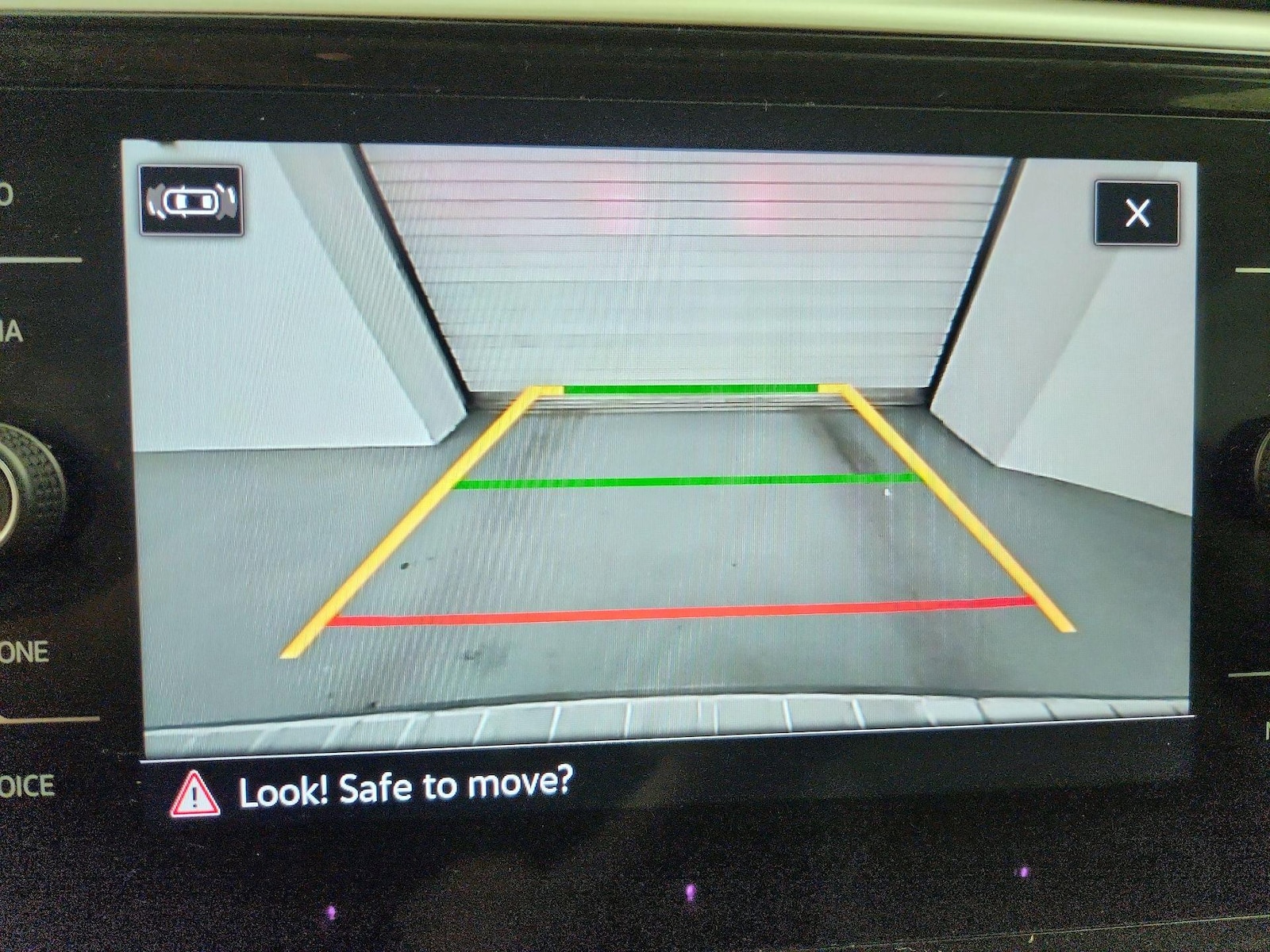 2022 Volkswagen Atlas SE w/Tech - Photo 15