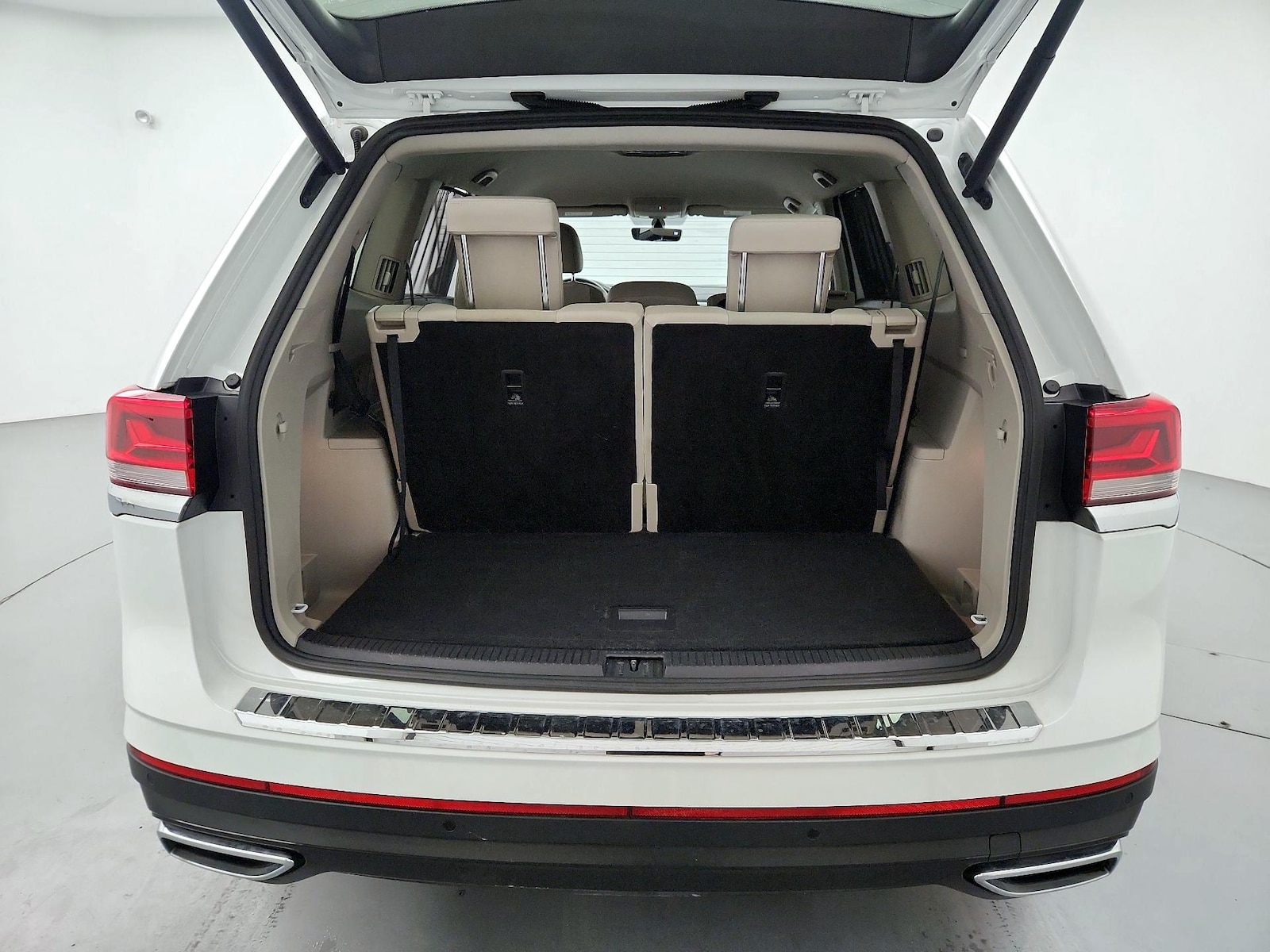2022 Volkswagen Atlas SE w/Tech - Photo 22