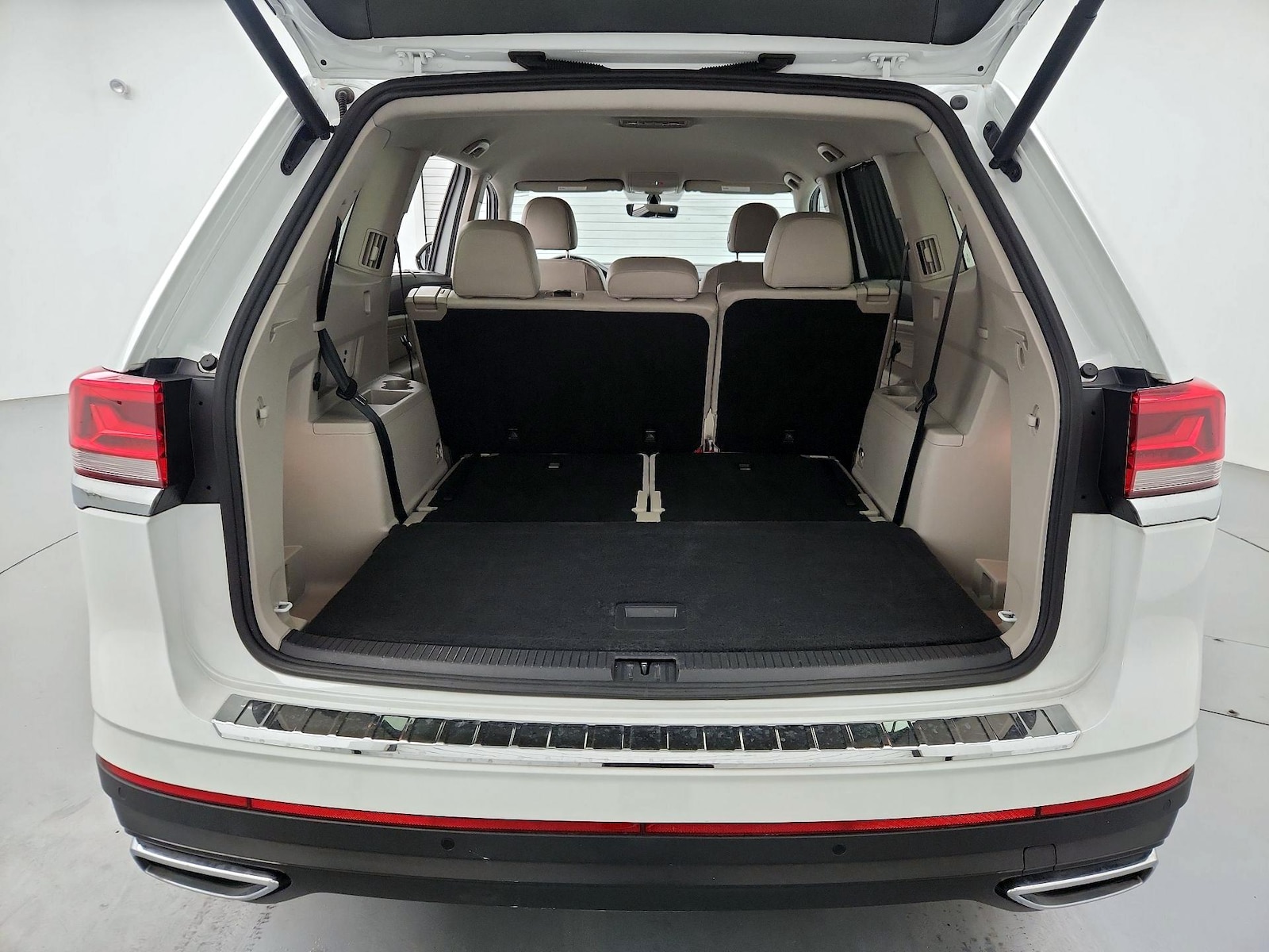 2022 Volkswagen Atlas SE w/Tech - Photo 23