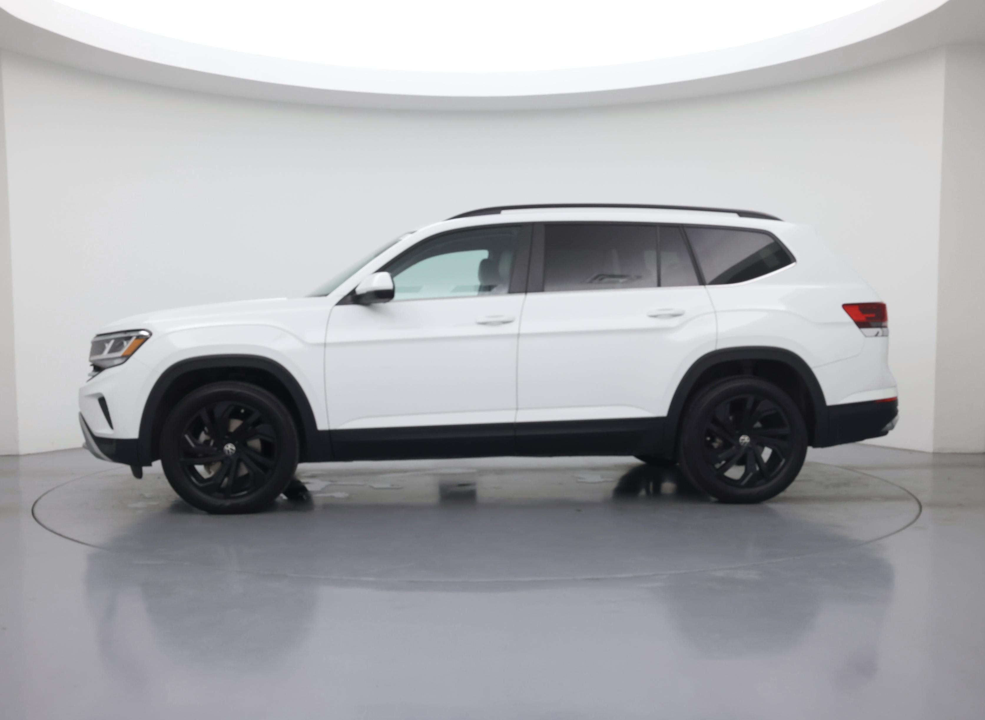 Thumbnail: 2022 Volkswagen Atlas - 3