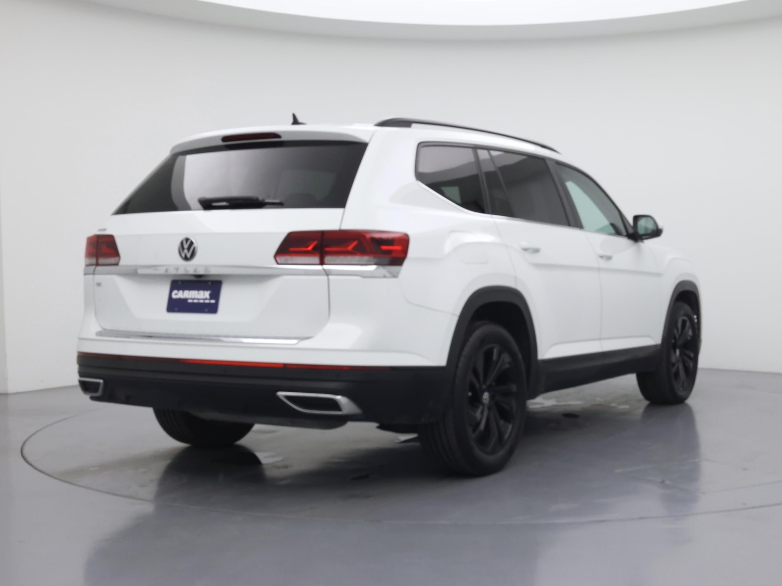 2022 Volkswagen Atlas SE w/Tech - Photo 9