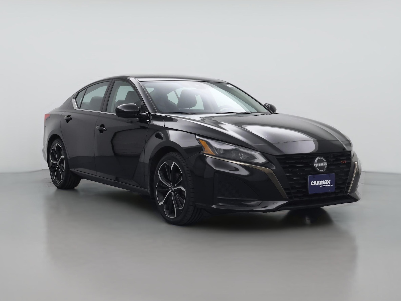 2023 Nissan Altima SR - Photo 1