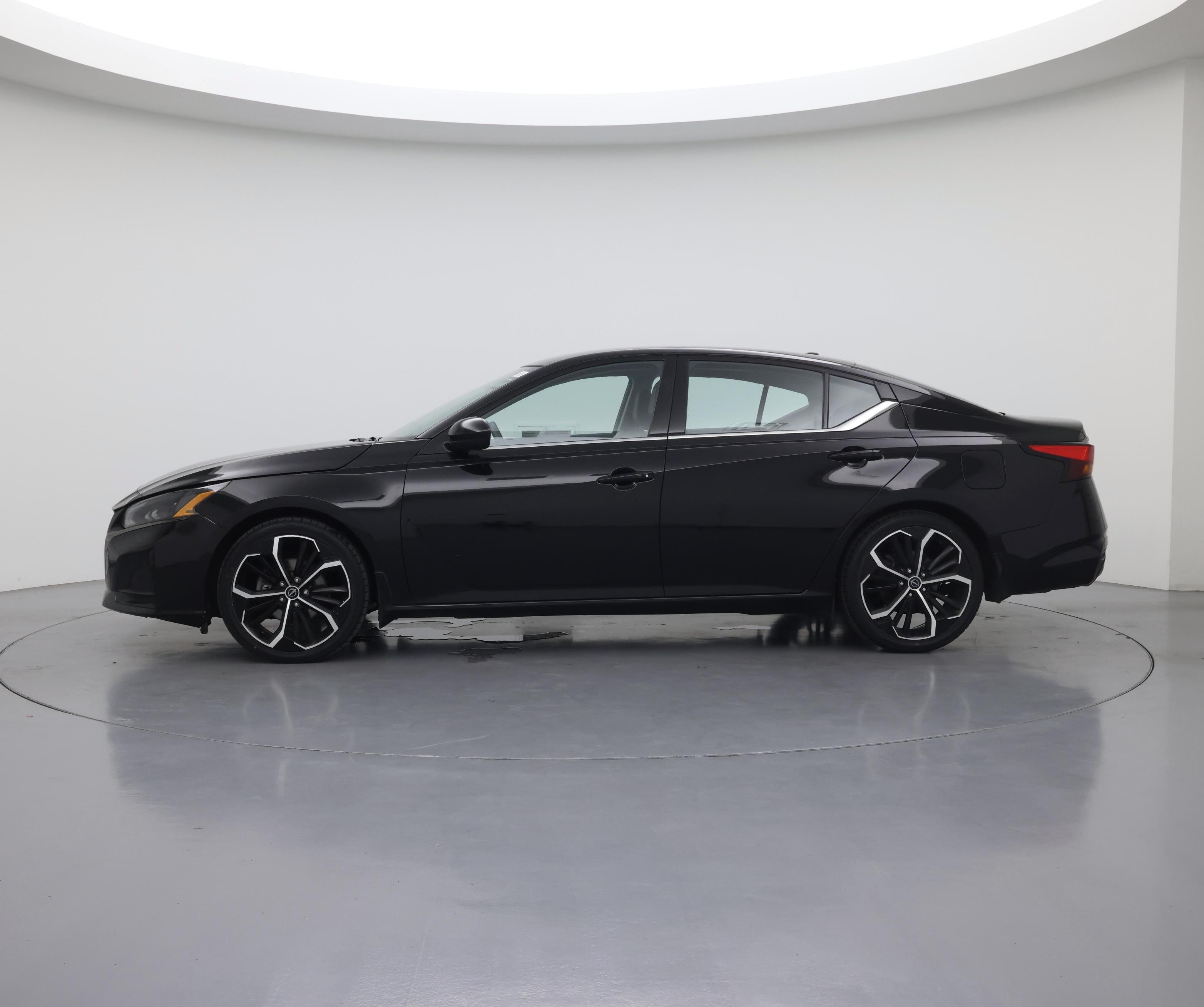 Thumbnail: 2023 Nissan Altima - 3