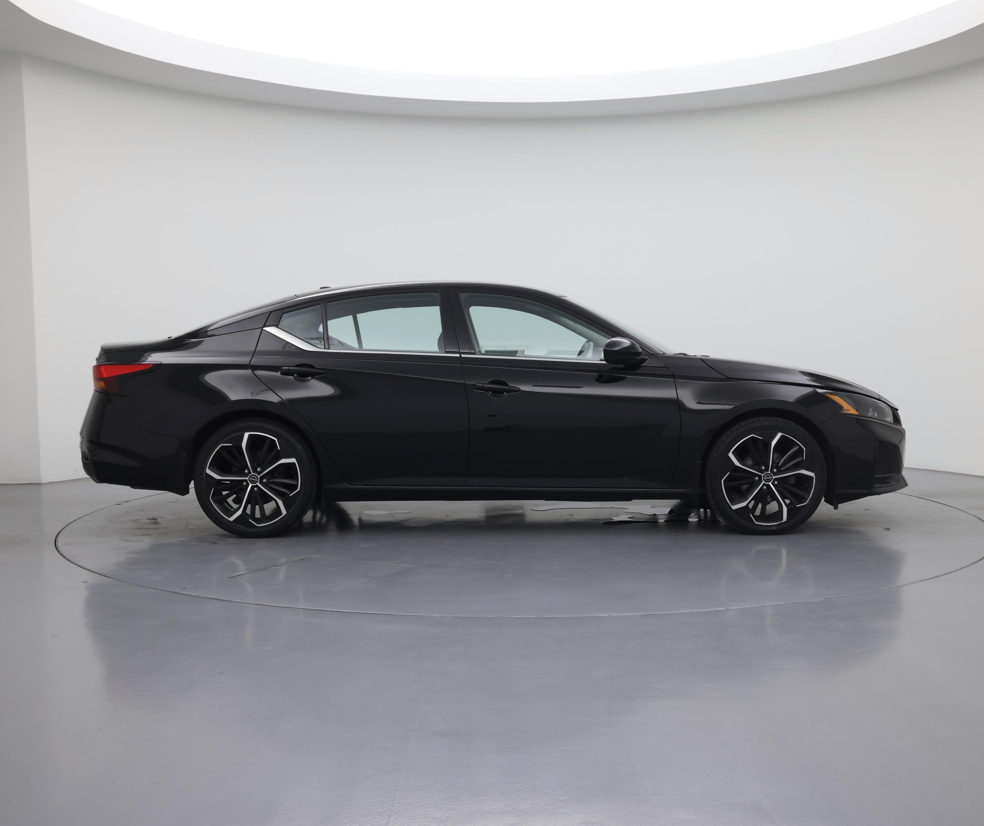Thumbnail: 2023 Nissan Altima - 7