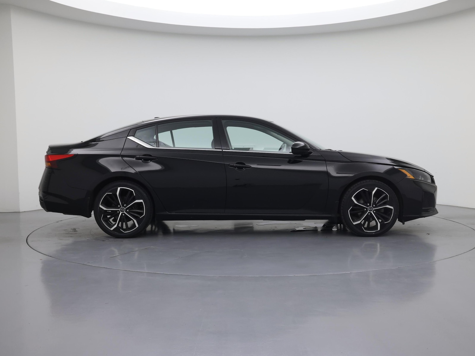 2023 Nissan Altima SR - Photo 8