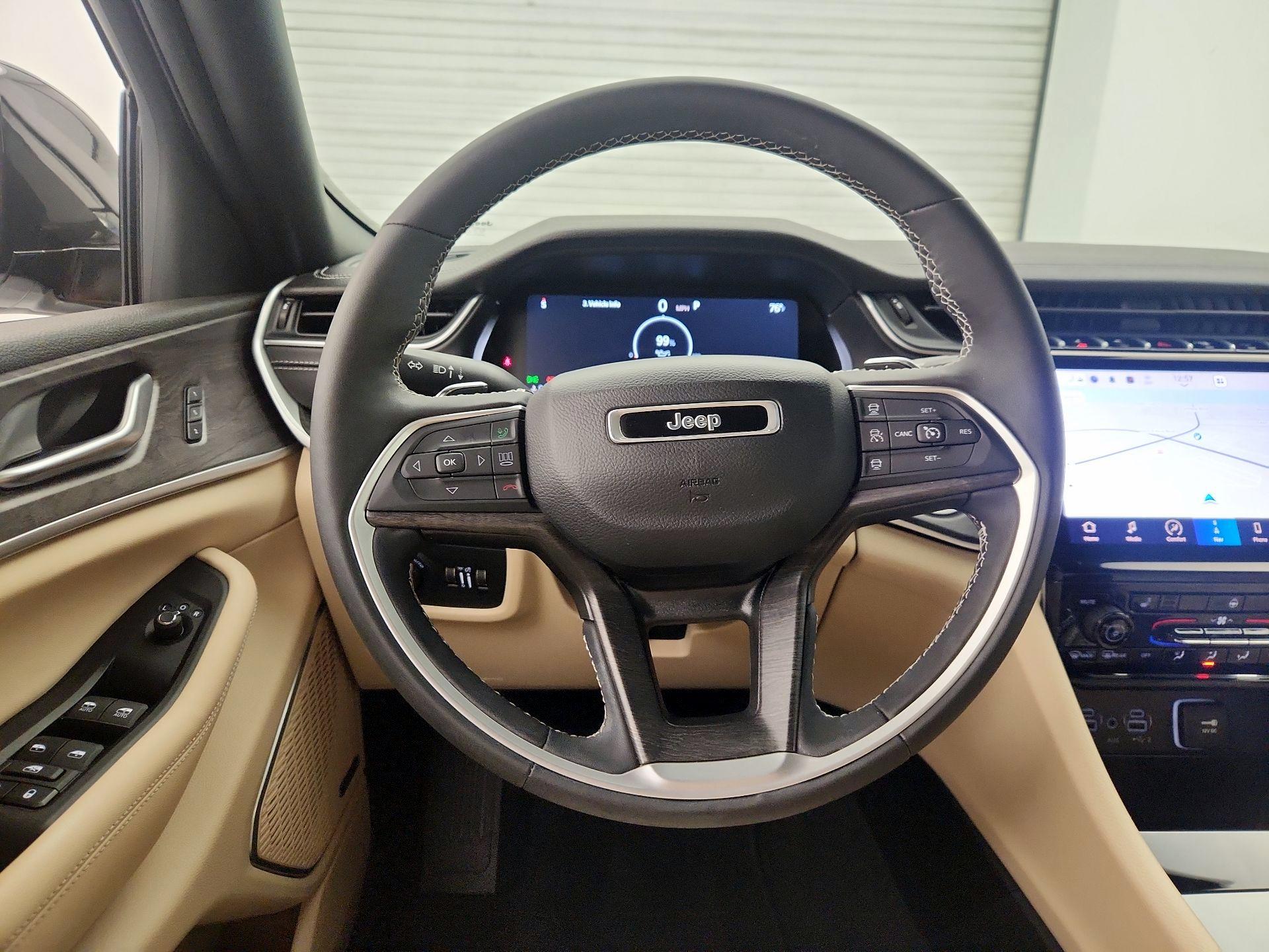 Thumbnail: 2024 Jeep Grand Cherokee - 10
