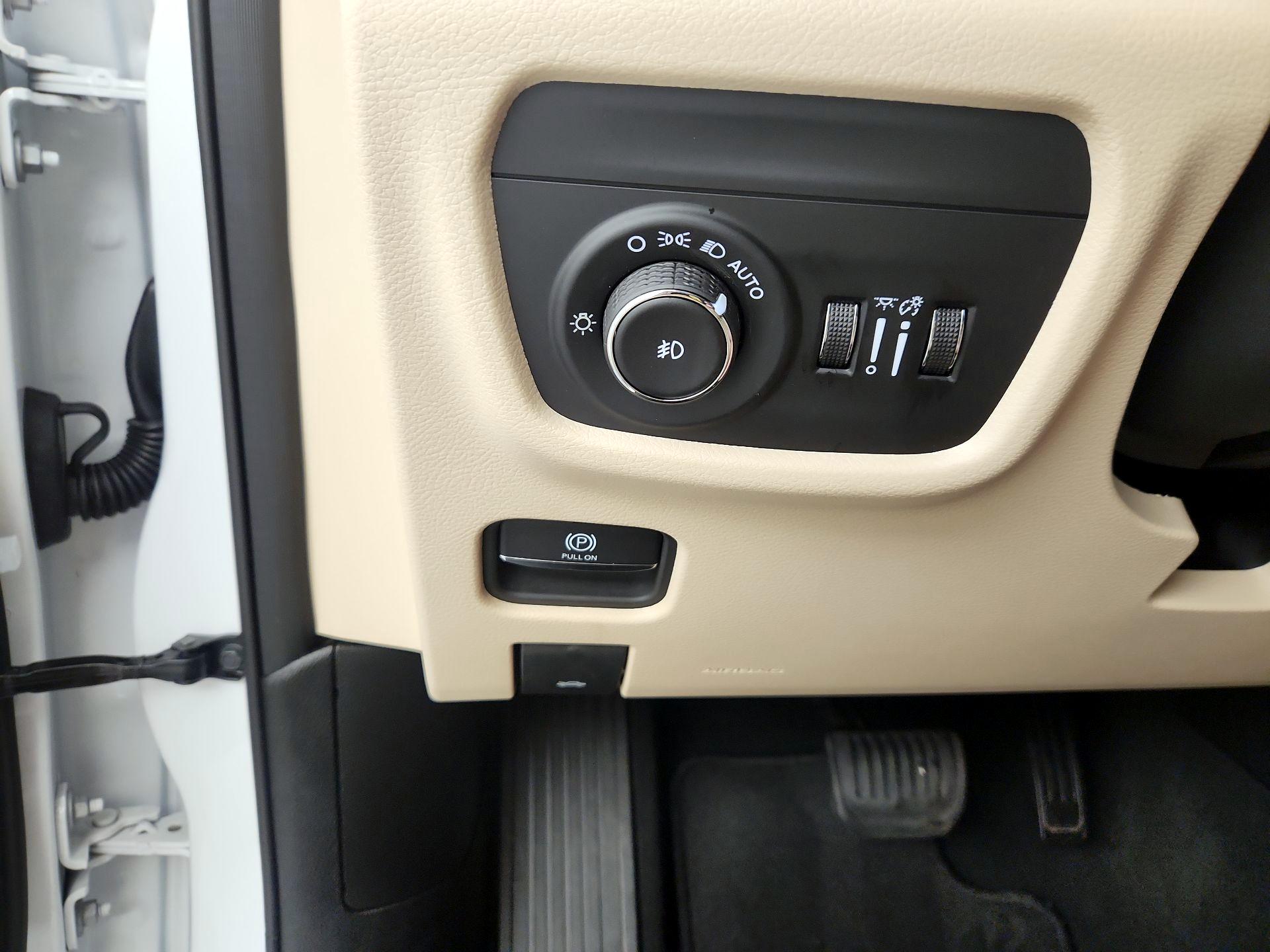 Thumbnail: 2024 Jeep Grand Cherokee - 13
