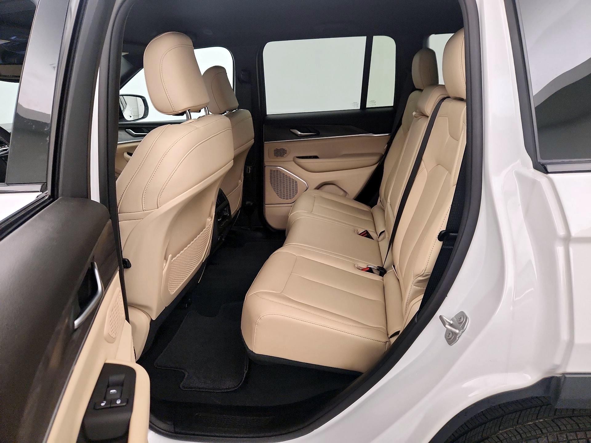 Thumbnail: 2024 Jeep Grand Cherokee - 20