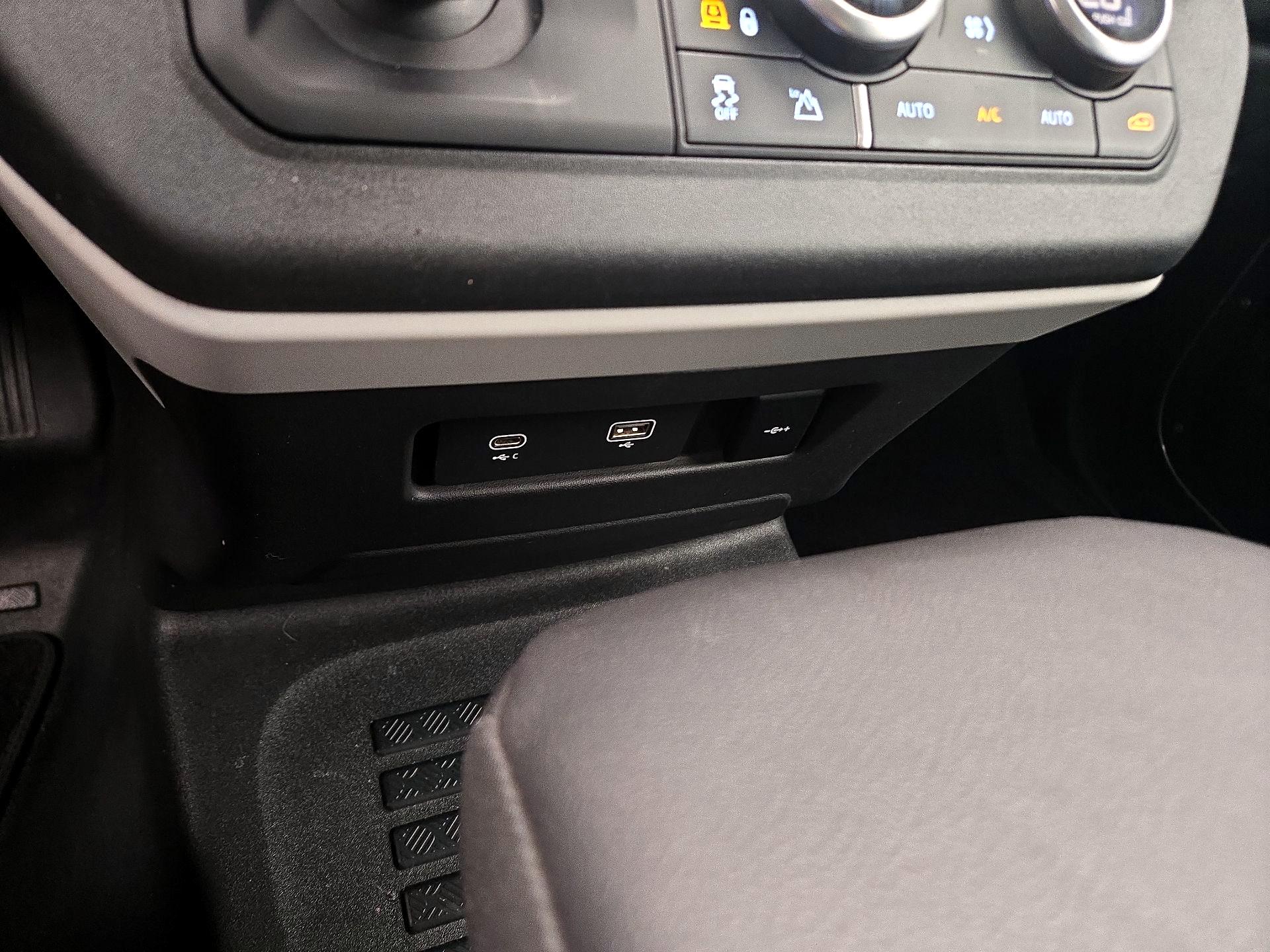 Thumbnail: 2021 Land Rover Defender - 19