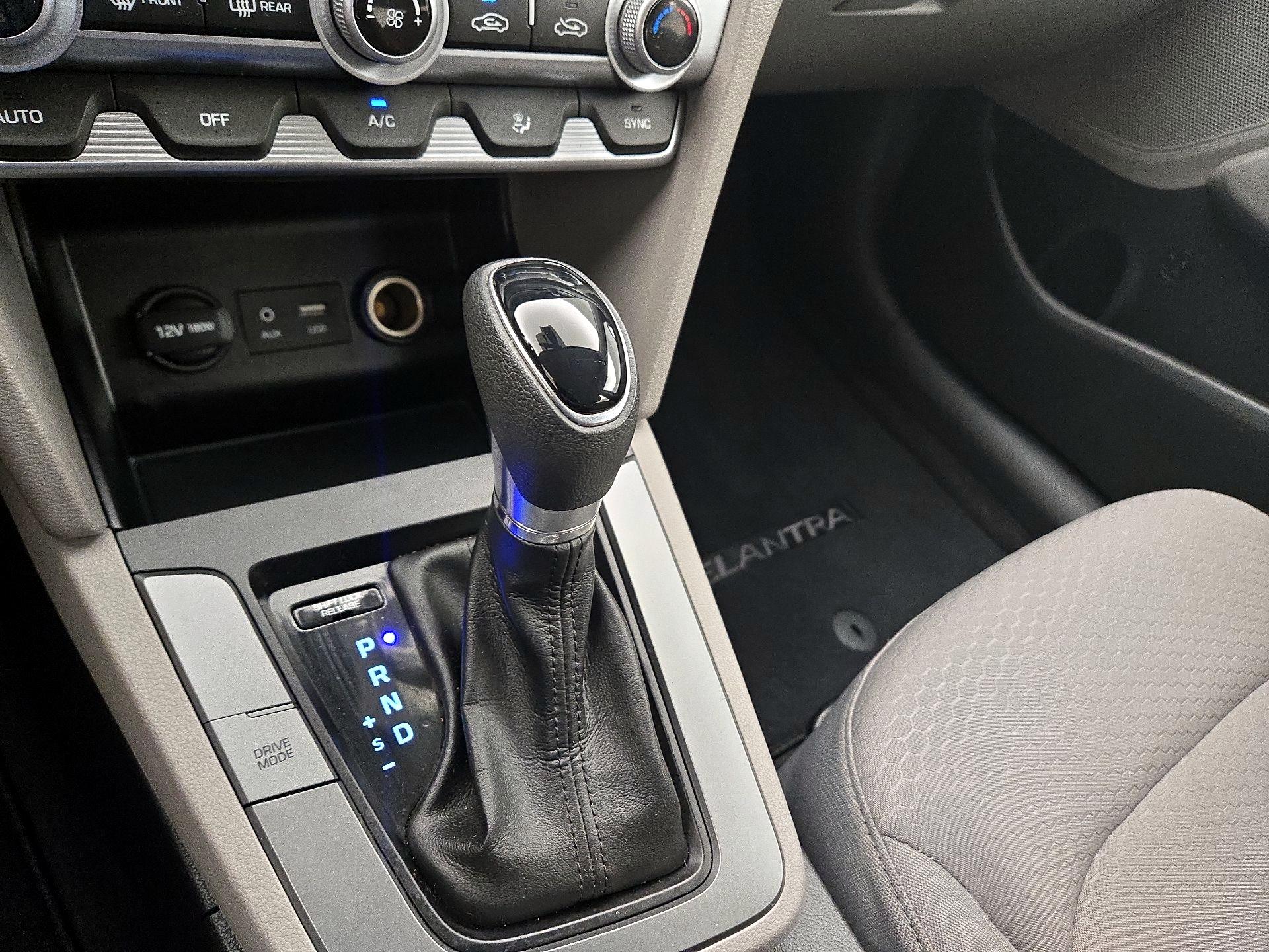 Thumbnail: 2020 Hyundai Elantra - 17