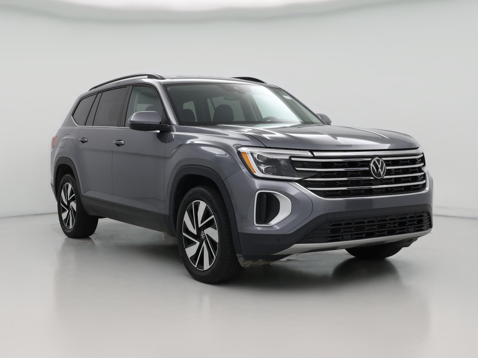 2025 Volkswagen Atlas SE w/Tech - Photo 1
