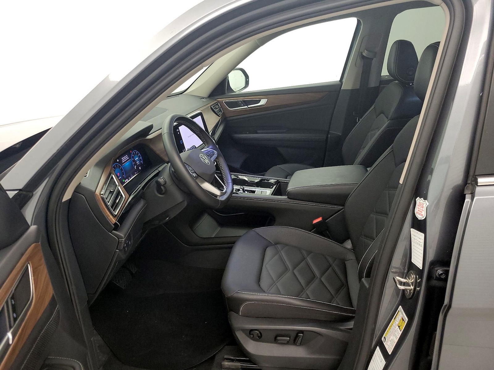 2025 Volkswagen Atlas SE w/Tech - Photo 12