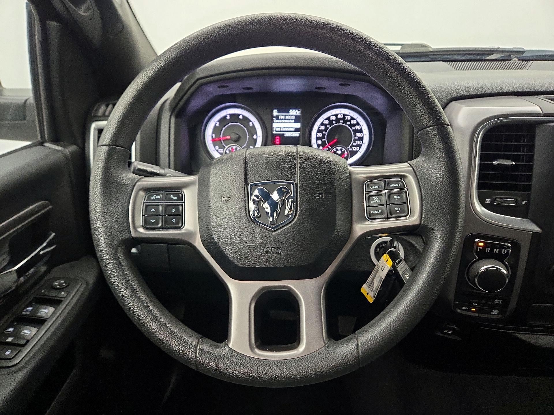 Thumbnail: 2021 RAM 1500 Classic - 10
