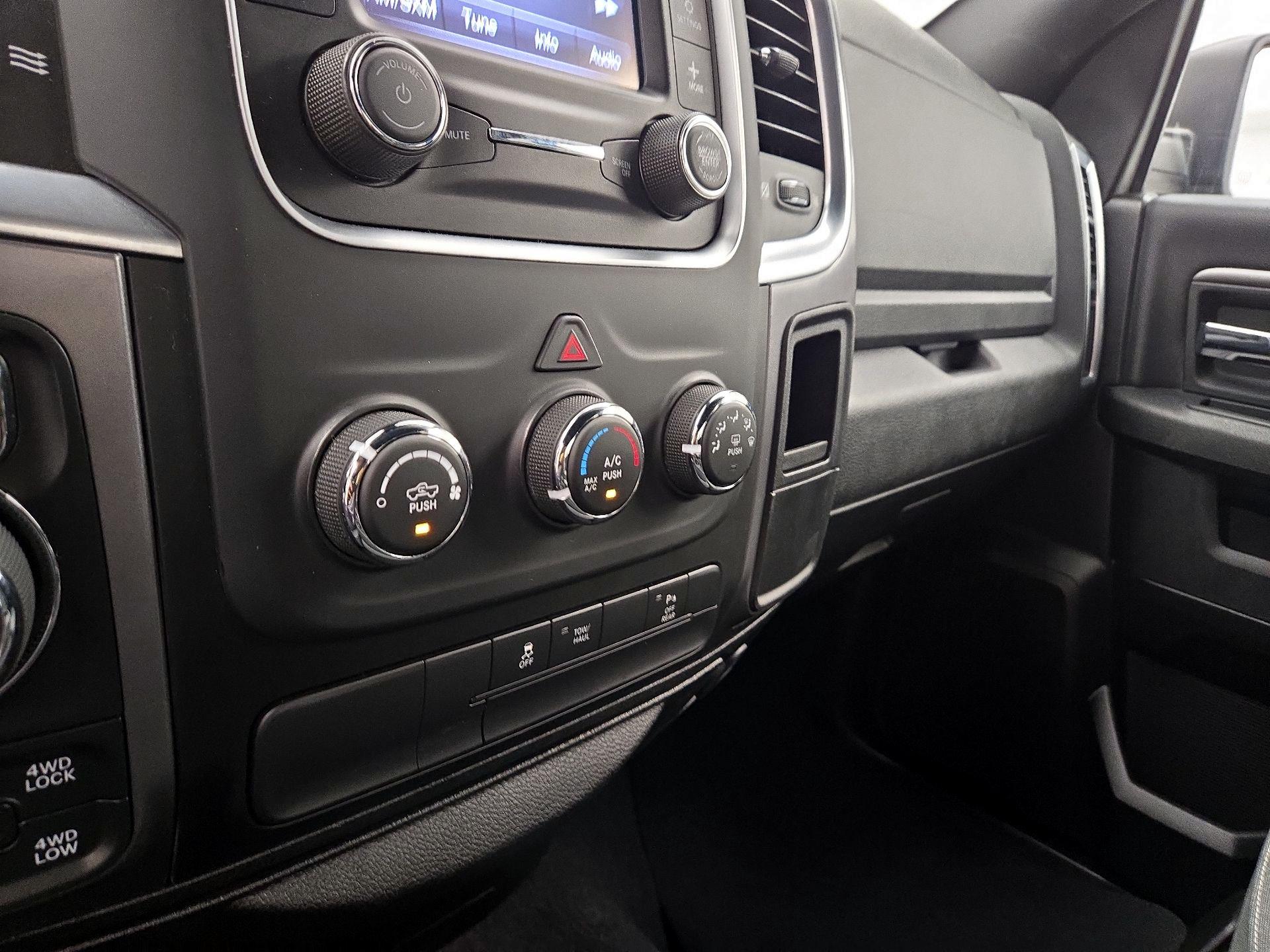 Thumbnail: 2021 RAM 1500 Classic - 16