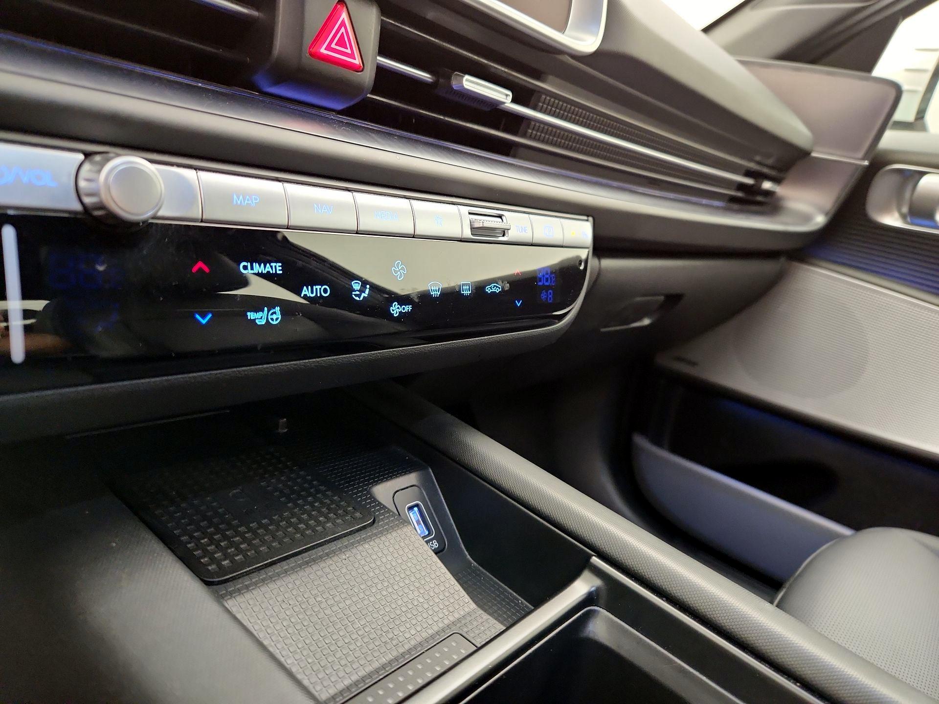 Thumbnail: 2023 Hyundai Ioniq 6 - 16