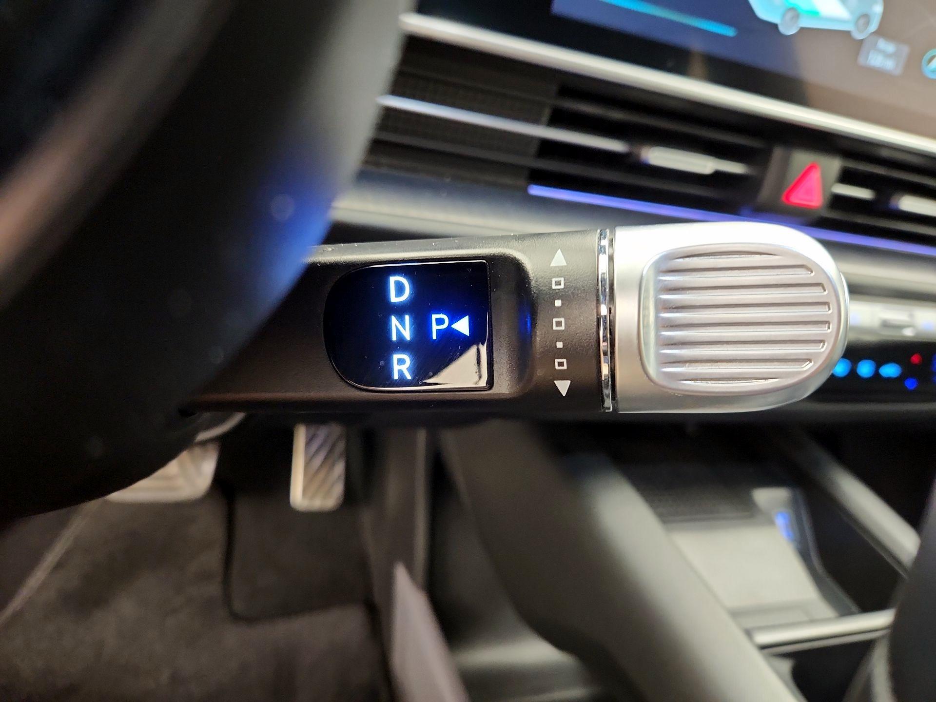 Thumbnail: 2023 Hyundai Ioniq 6 - 17
