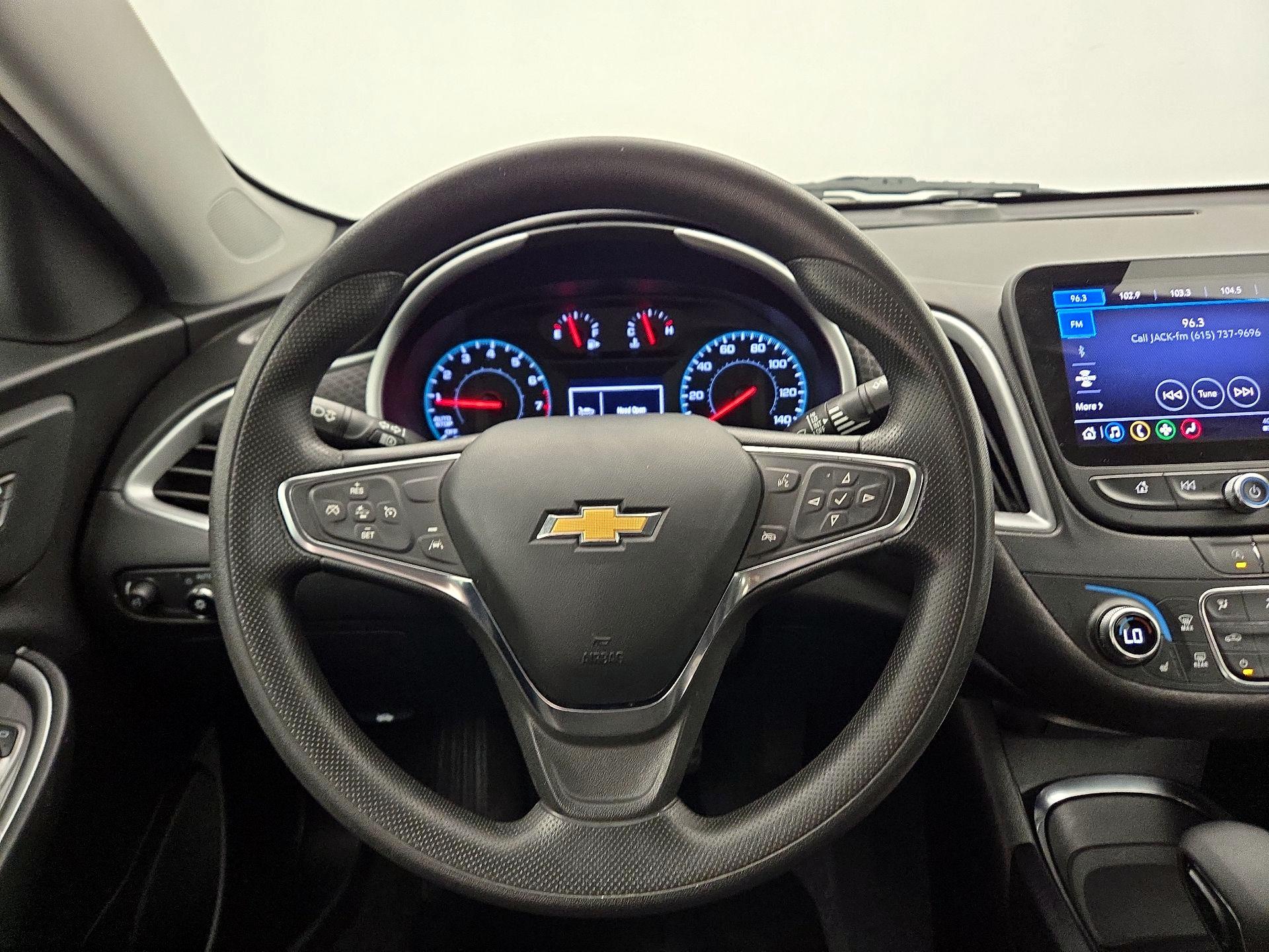 Thumbnail: 2023 Chevrolet Malibu - 10