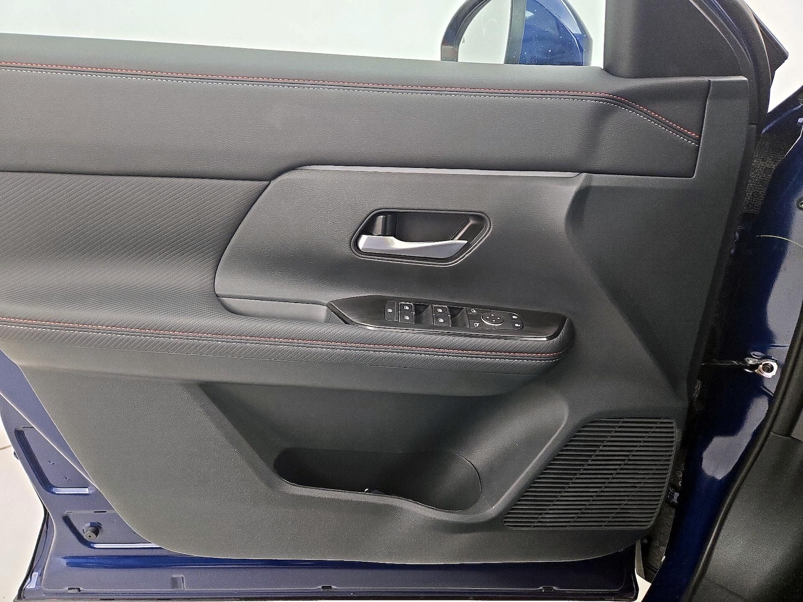 2025 Nissan Kicks SR AWD - Photo 13