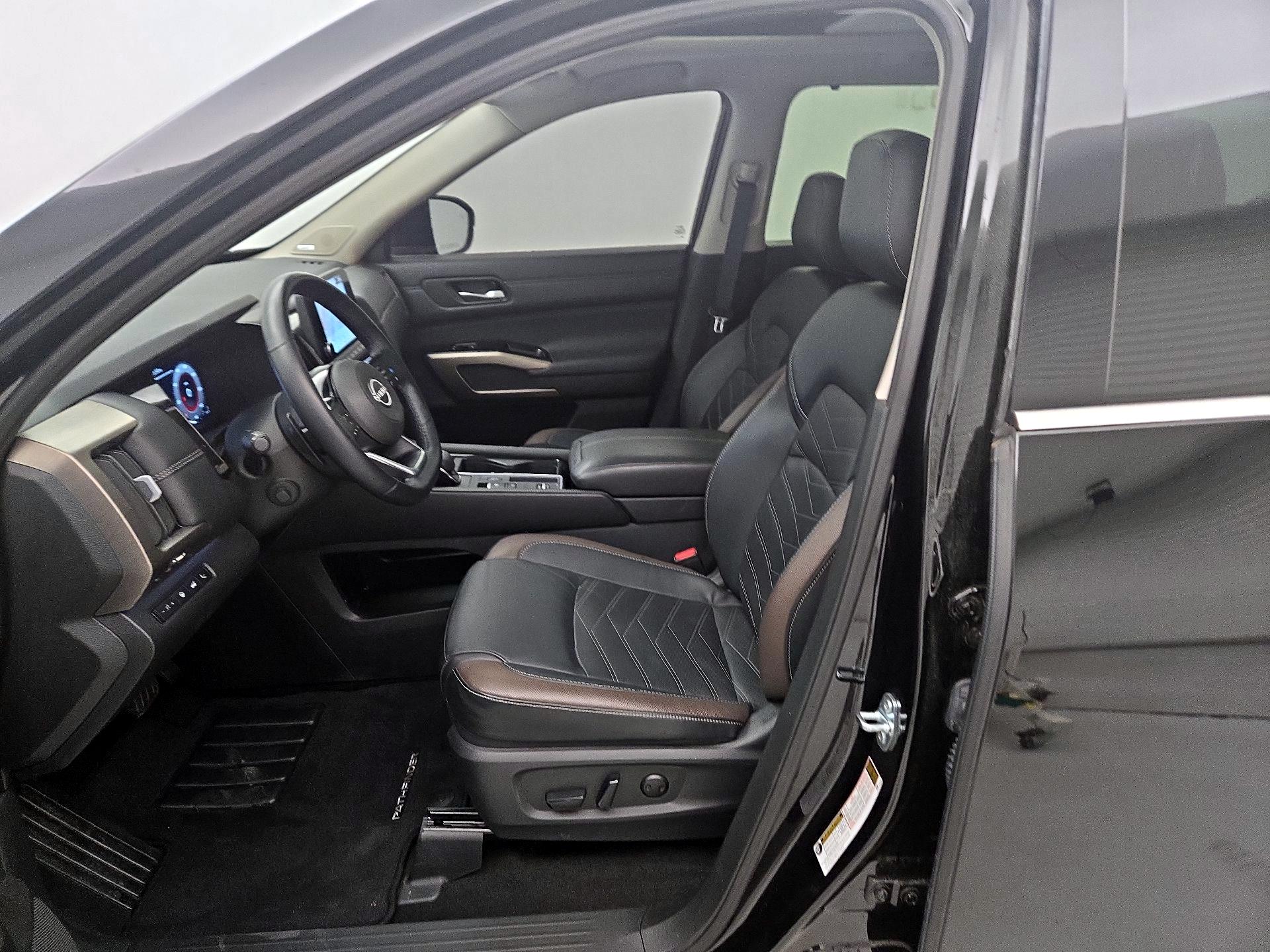 Thumbnail: 2025 Nissan Pathfinder - 11