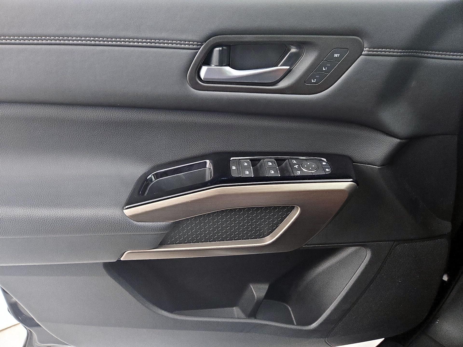 Thumbnail: 2025 Nissan Pathfinder - 12