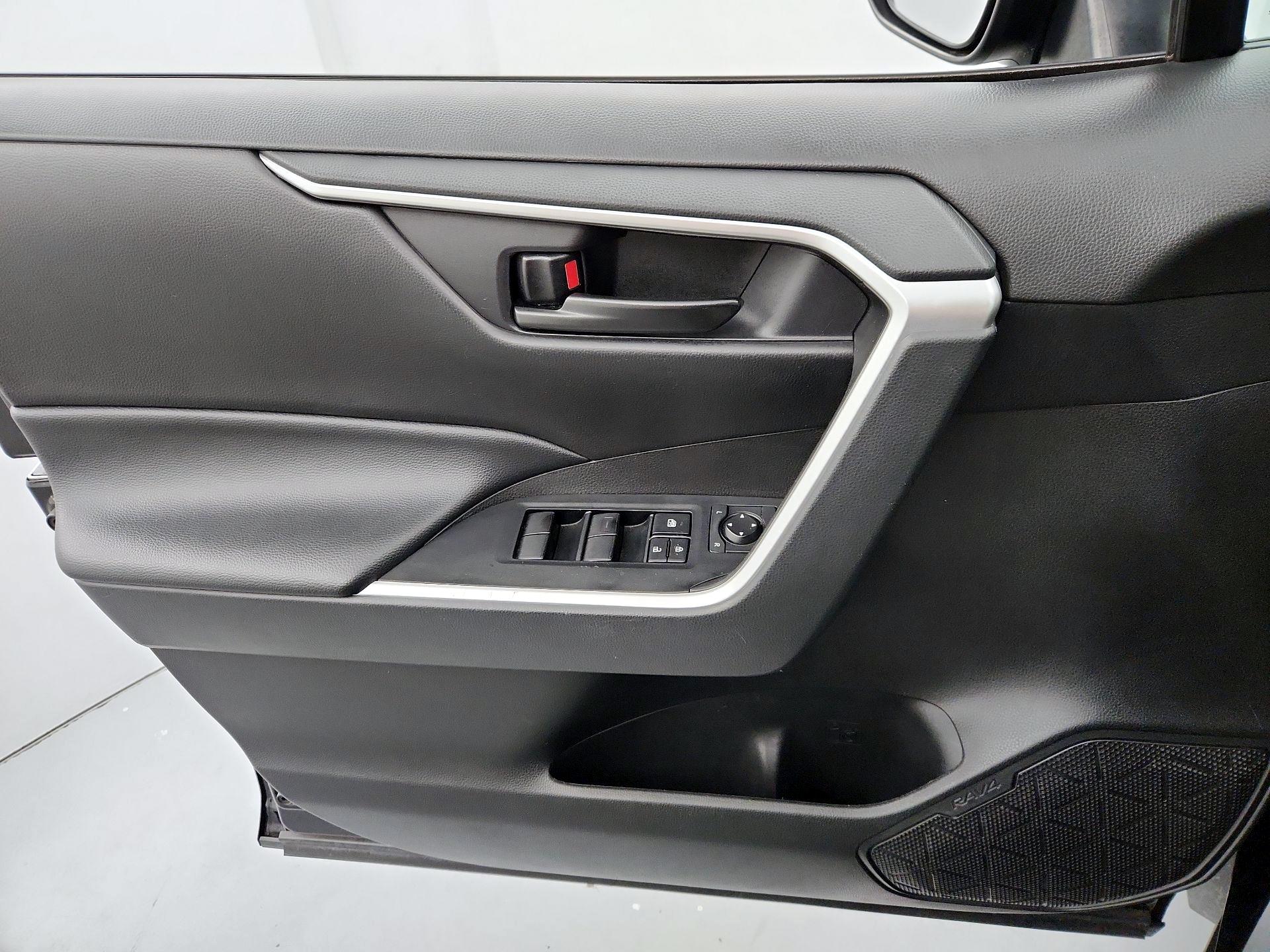 Thumbnail: 2024 Toyota RAV4 - 12