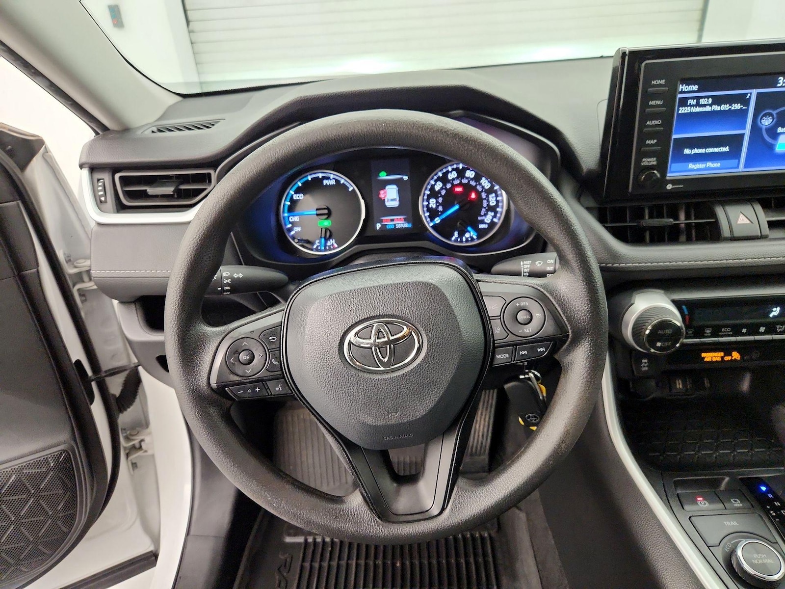 2021 Toyota RAV4 LE - Photo 11