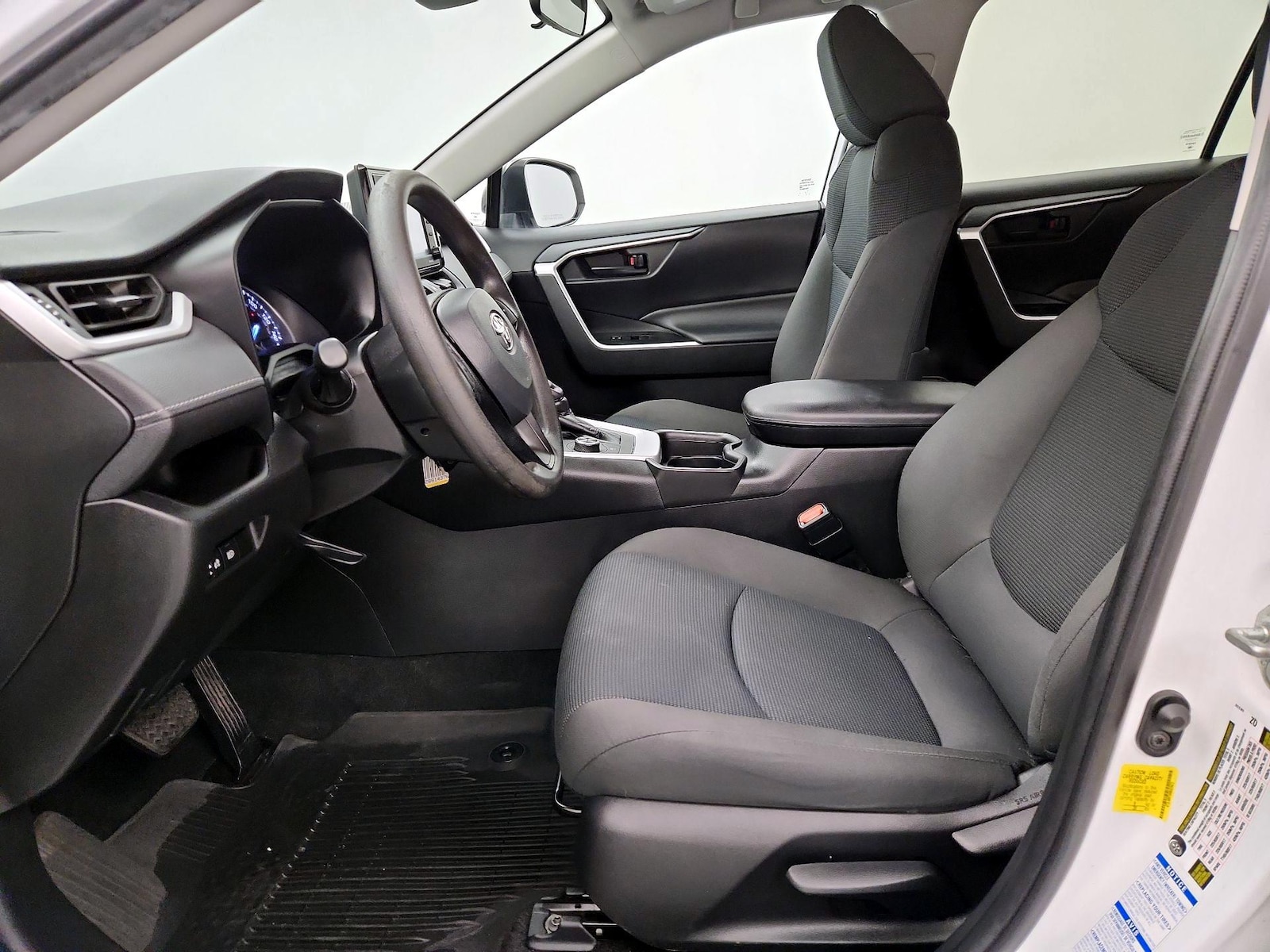 2021 Toyota RAV4 LE - Photo 12