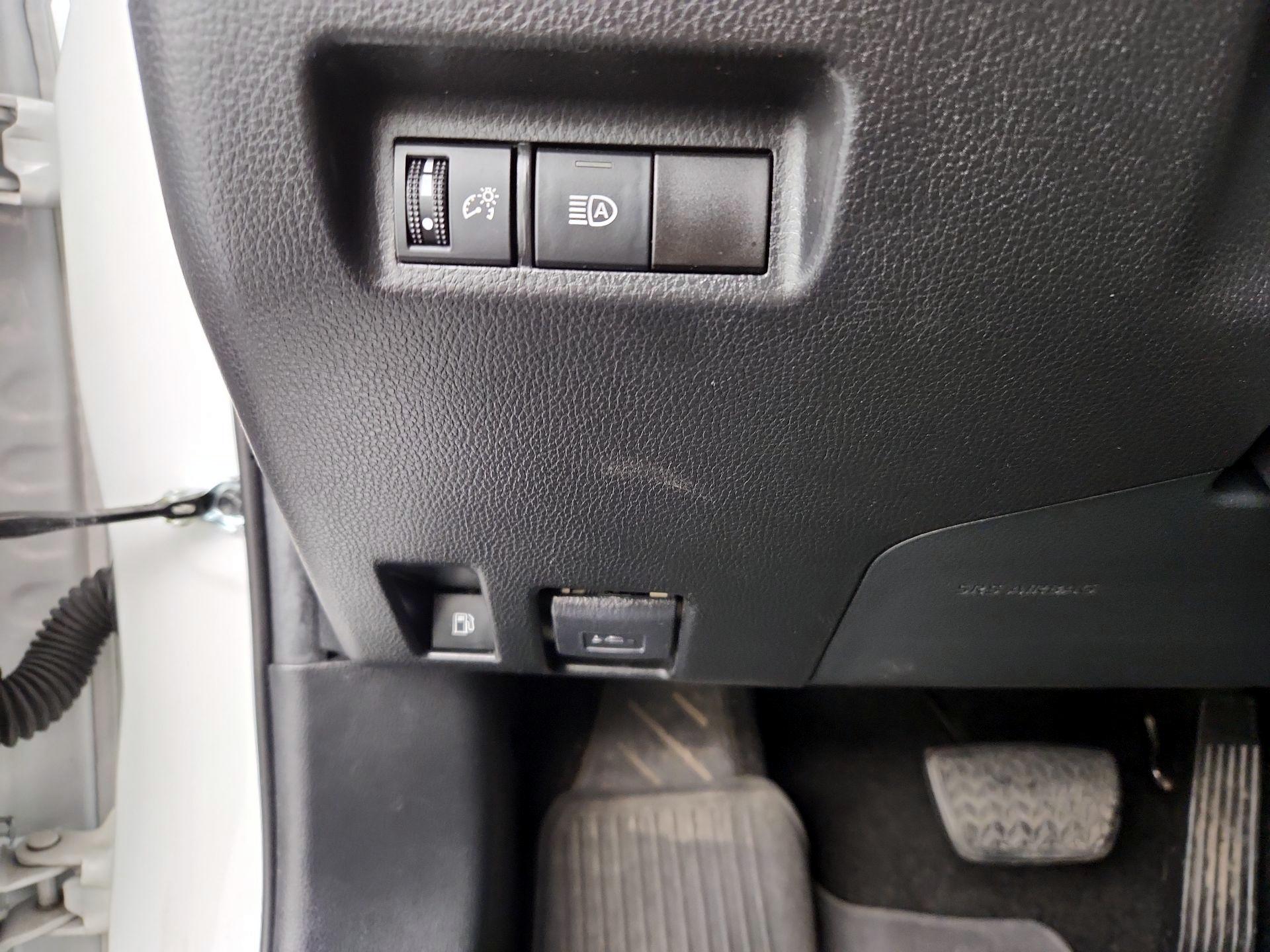 Thumbnail: 2021 Toyota RAV4 - 13