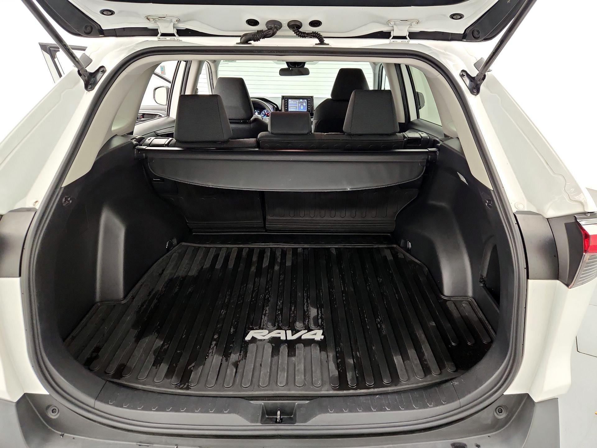 Thumbnail: 2021 Toyota RAV4 - 20