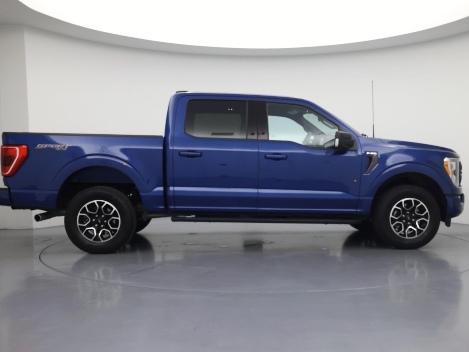 2023 Ford F-150 XLT - Photo 8
