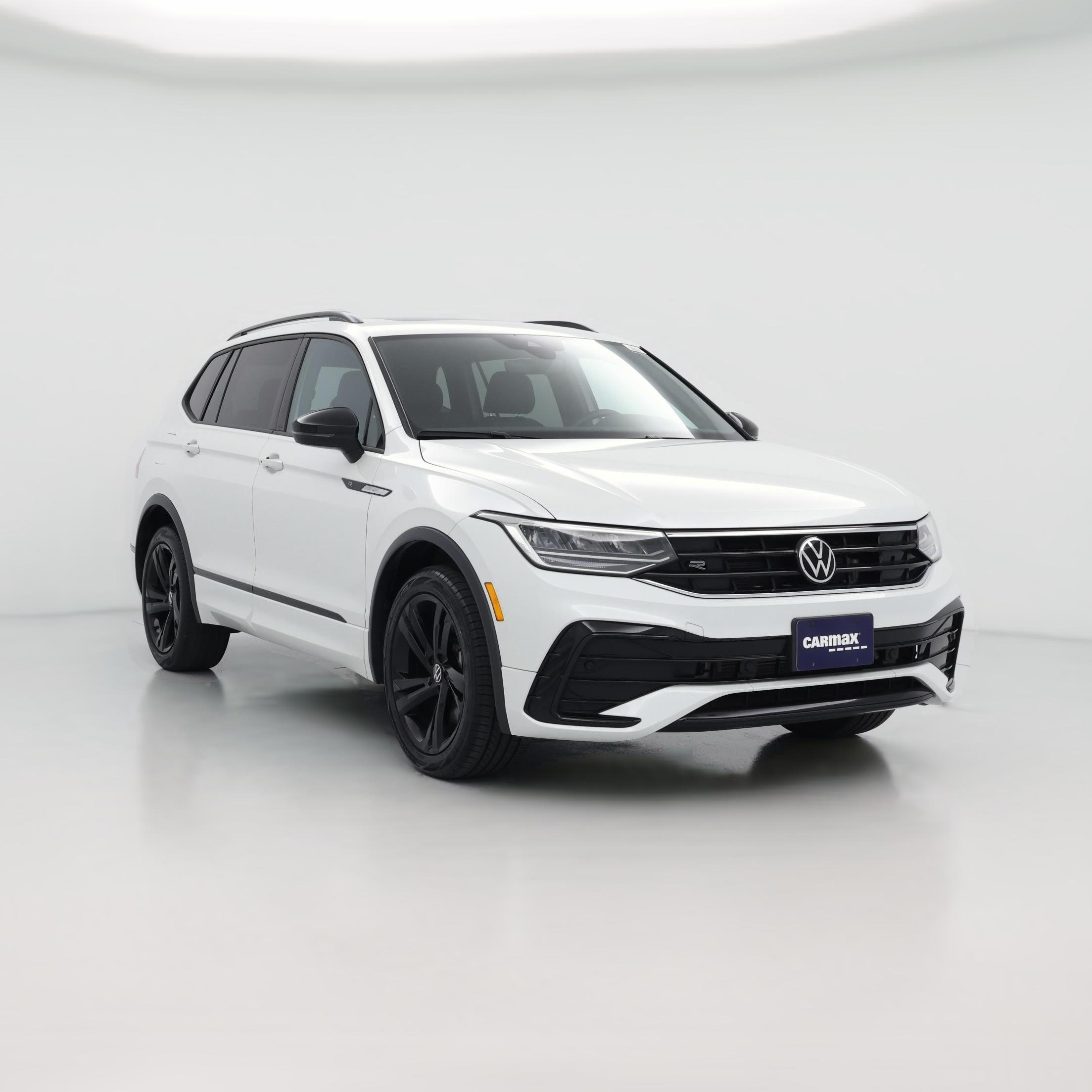 Thumbnail: 2023 Volkswagen Tiguan - 1