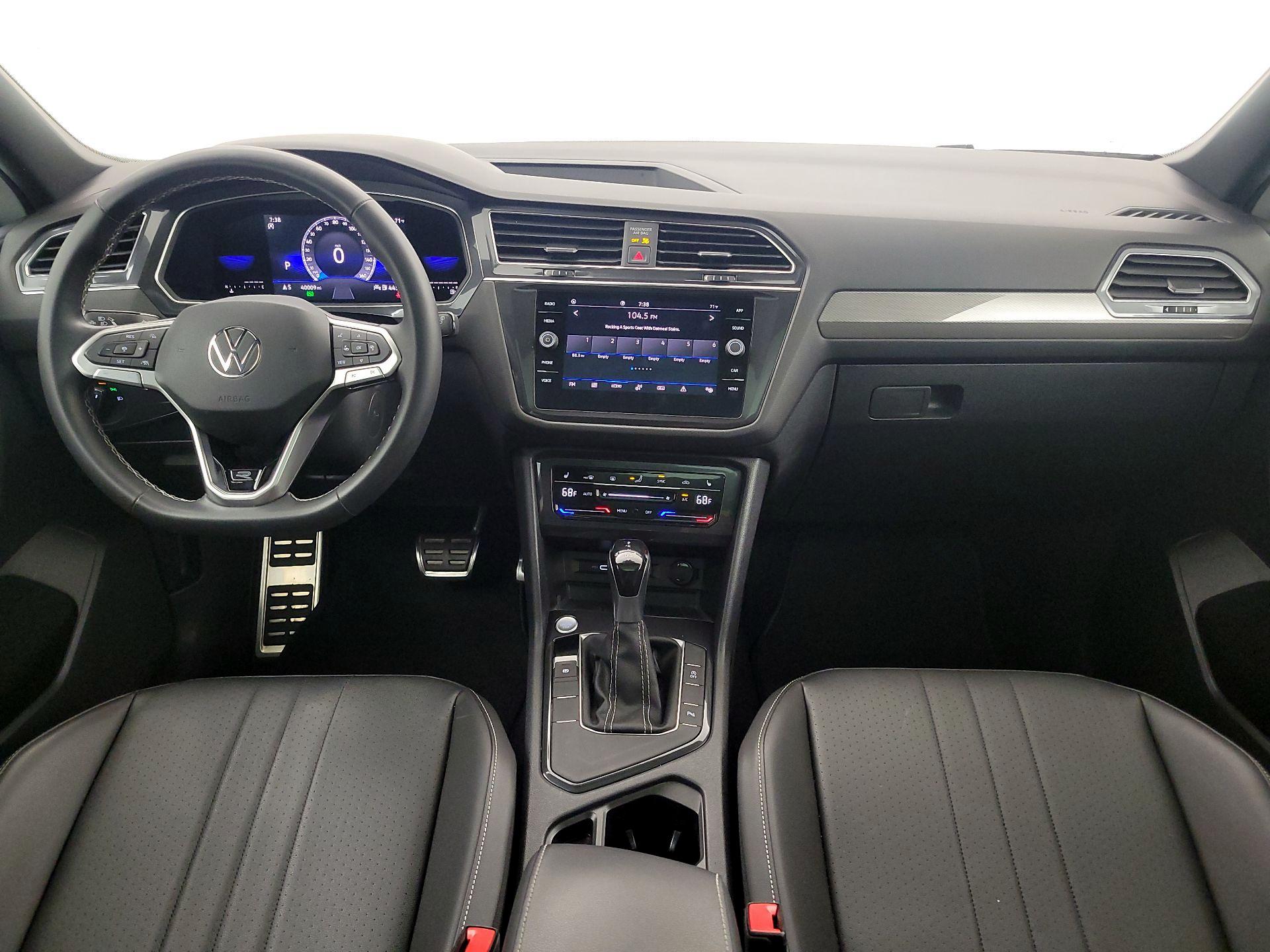 Thumbnail: 2023 Volkswagen Tiguan - 9