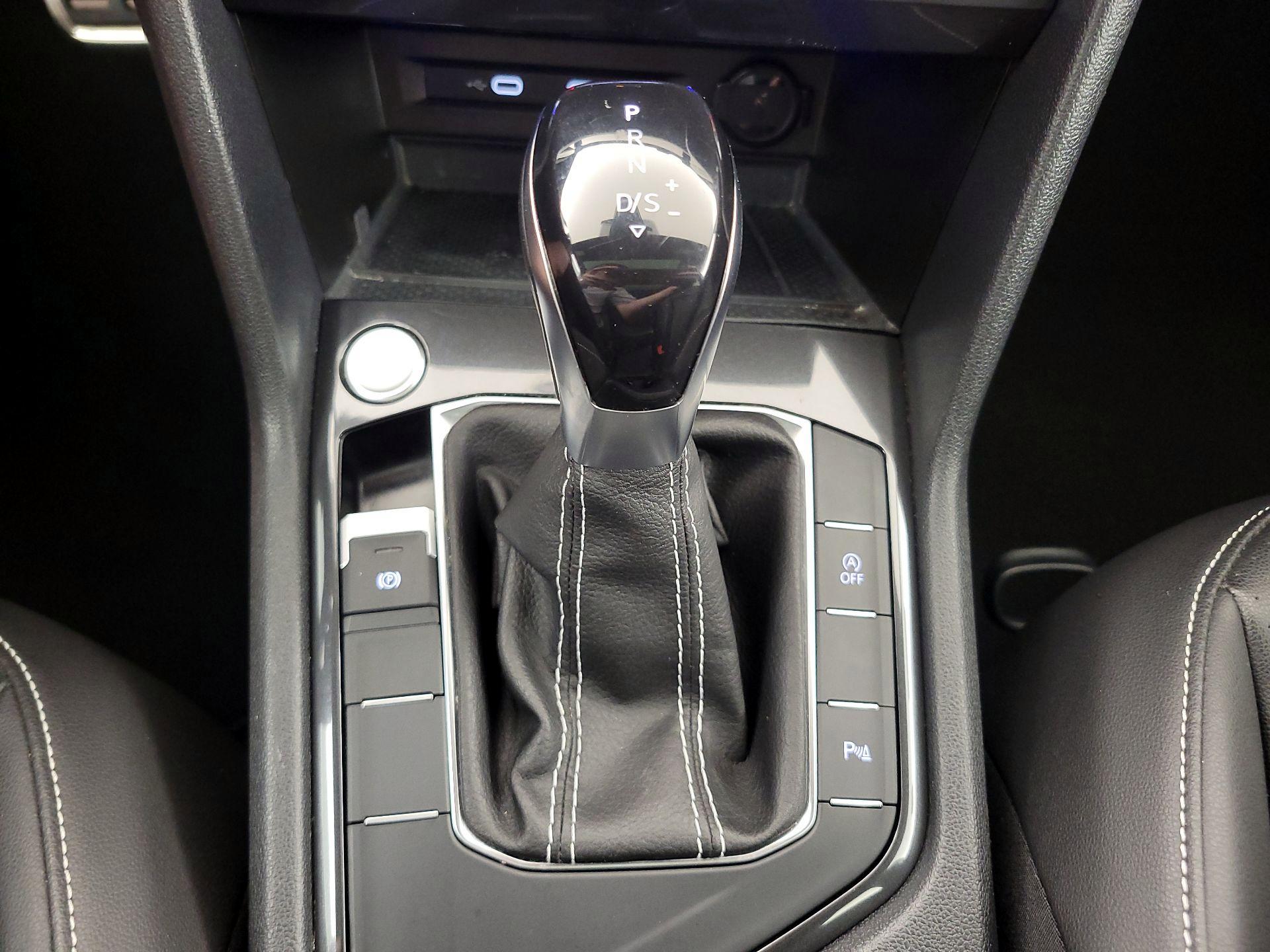 Thumbnail: 2023 Volkswagen Tiguan - 17
