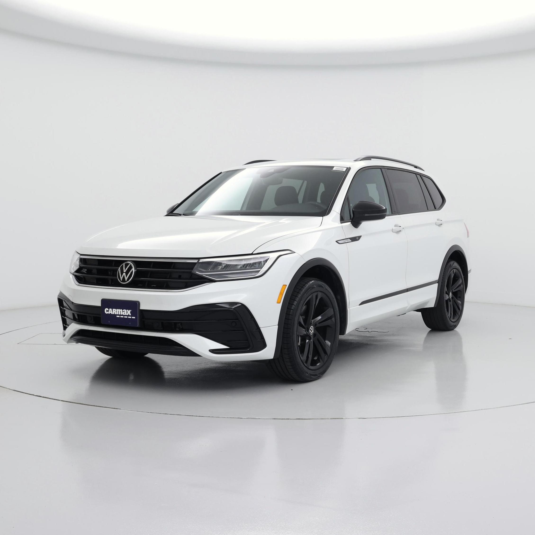 Thumbnail: 2023 Volkswagen Tiguan - 4