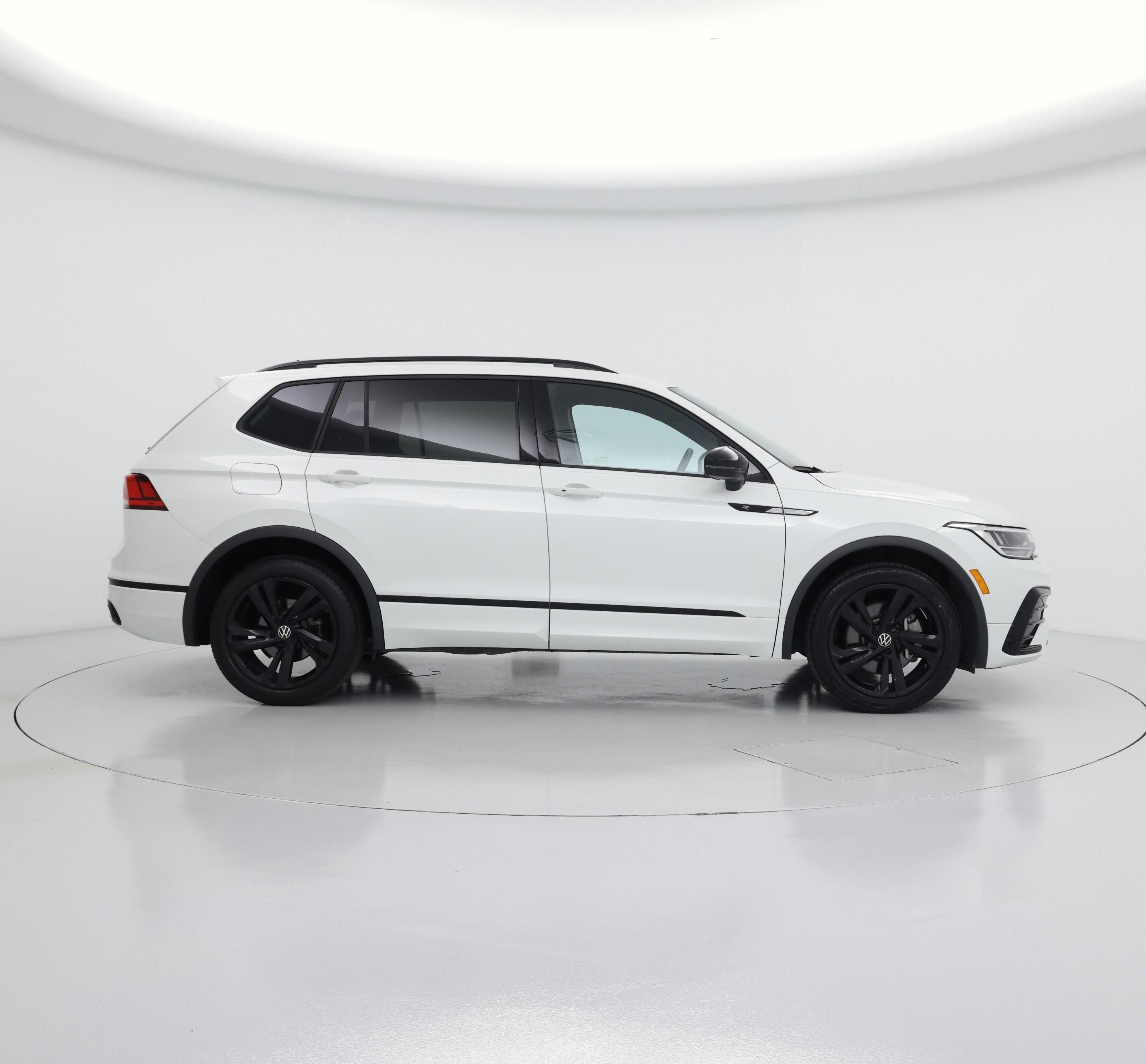 Thumbnail: 2023 Volkswagen Tiguan - 7
