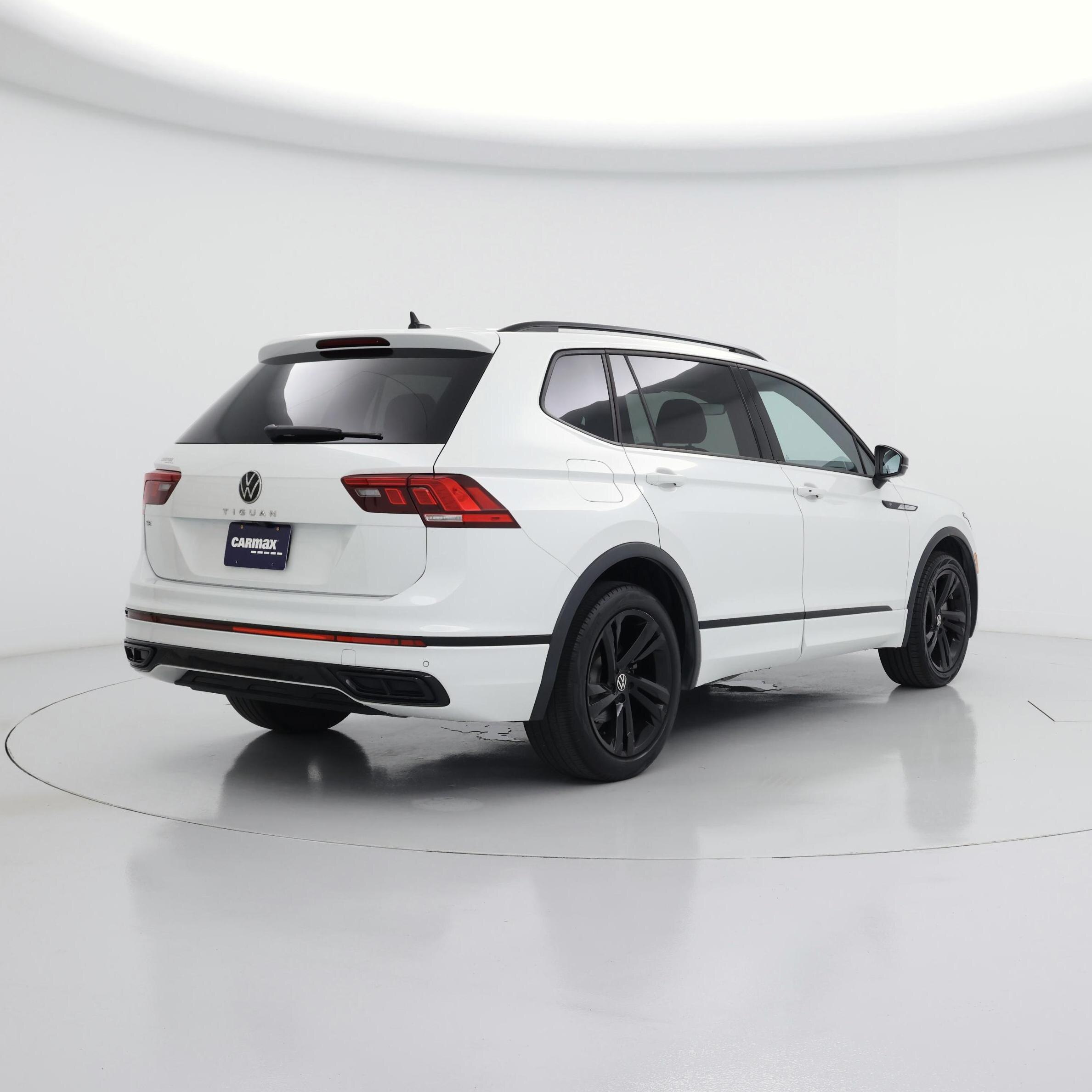 Thumbnail: 2023 Volkswagen Tiguan - 8