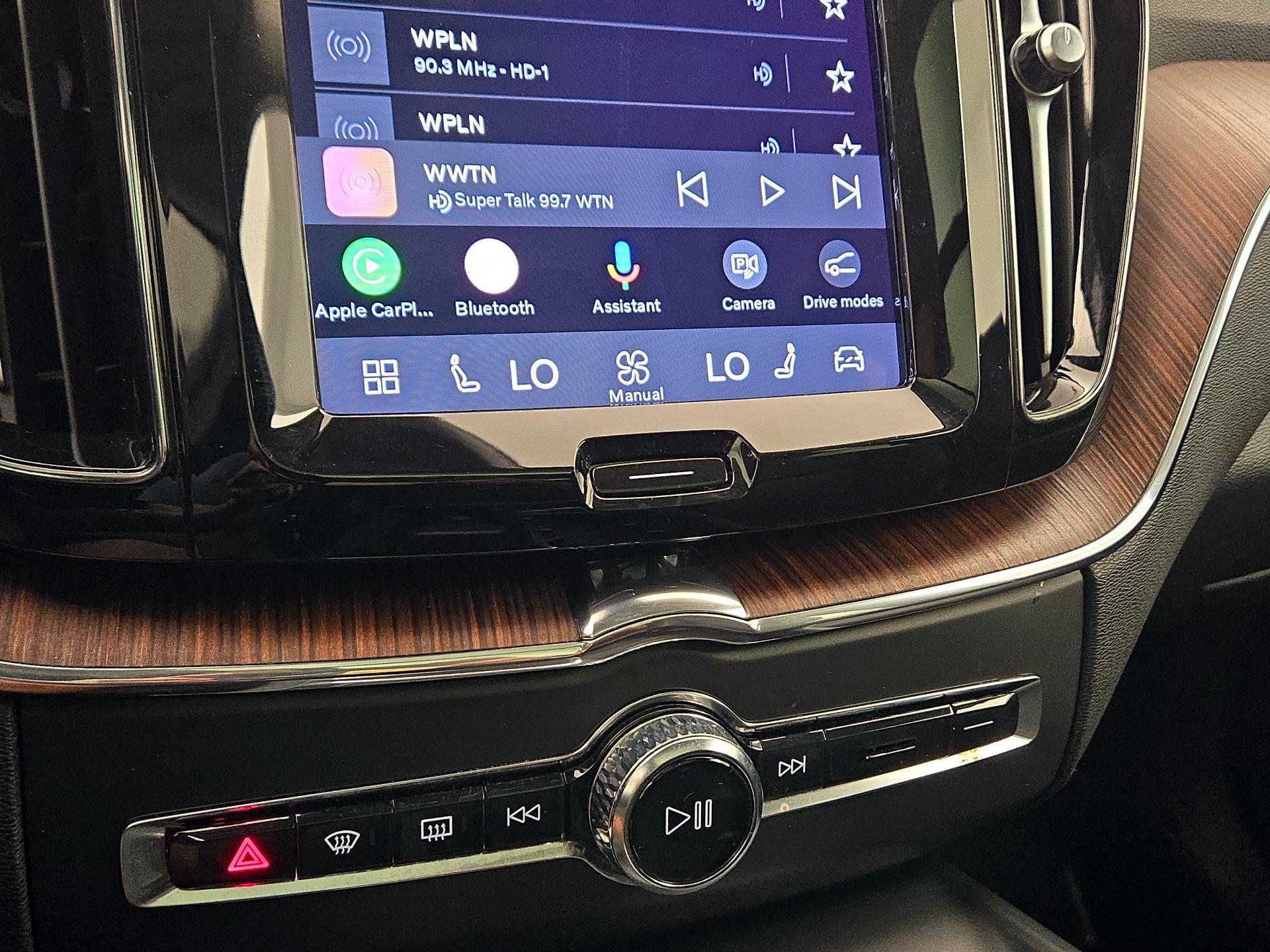 Thumbnail: 2023 Volvo XC60 - 17