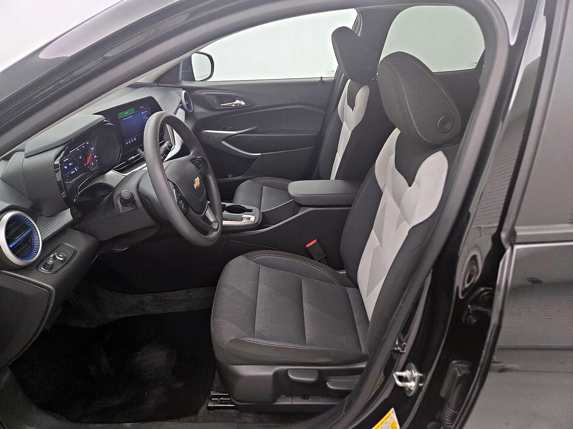 Thumbnail: 2025 Chevrolet Trax - 11