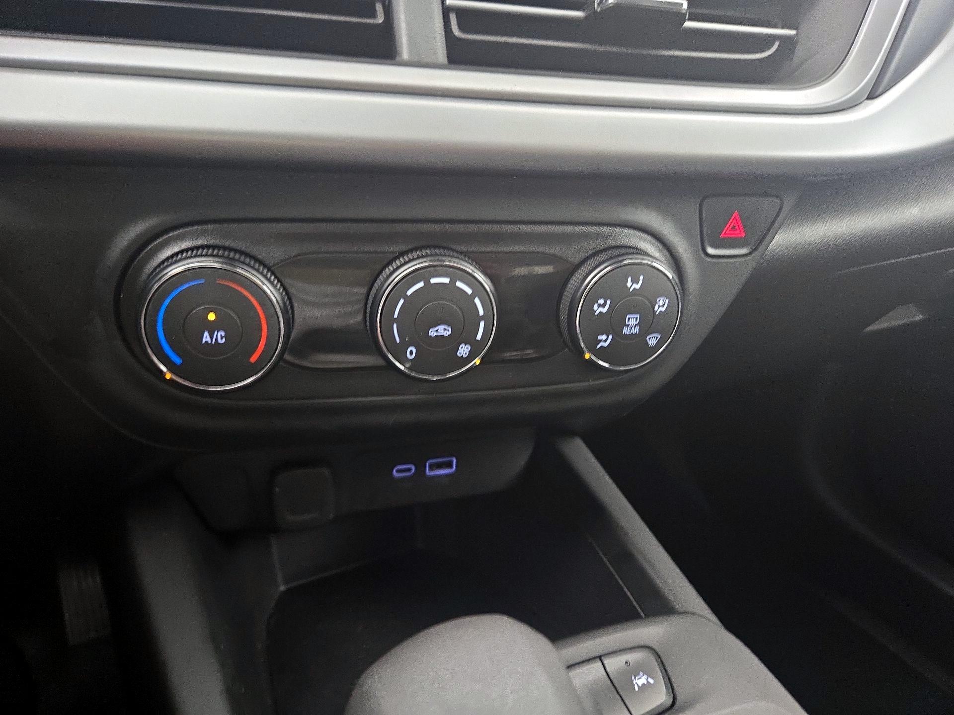 Thumbnail: 2025 Chevrolet Trax - 17