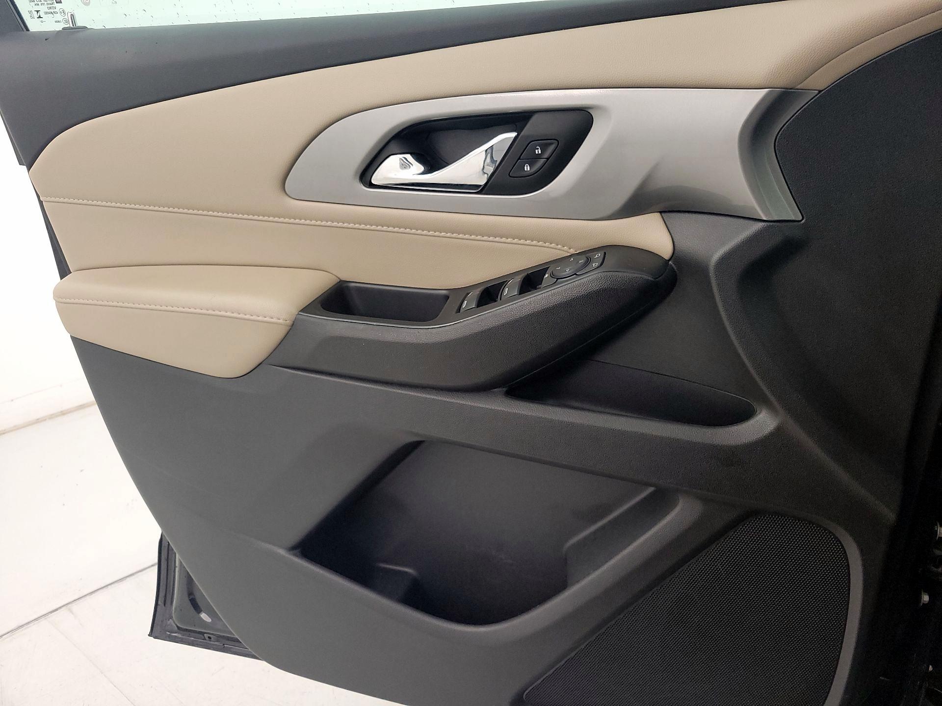 Thumbnail: 2023 Chevrolet Traverse - 12