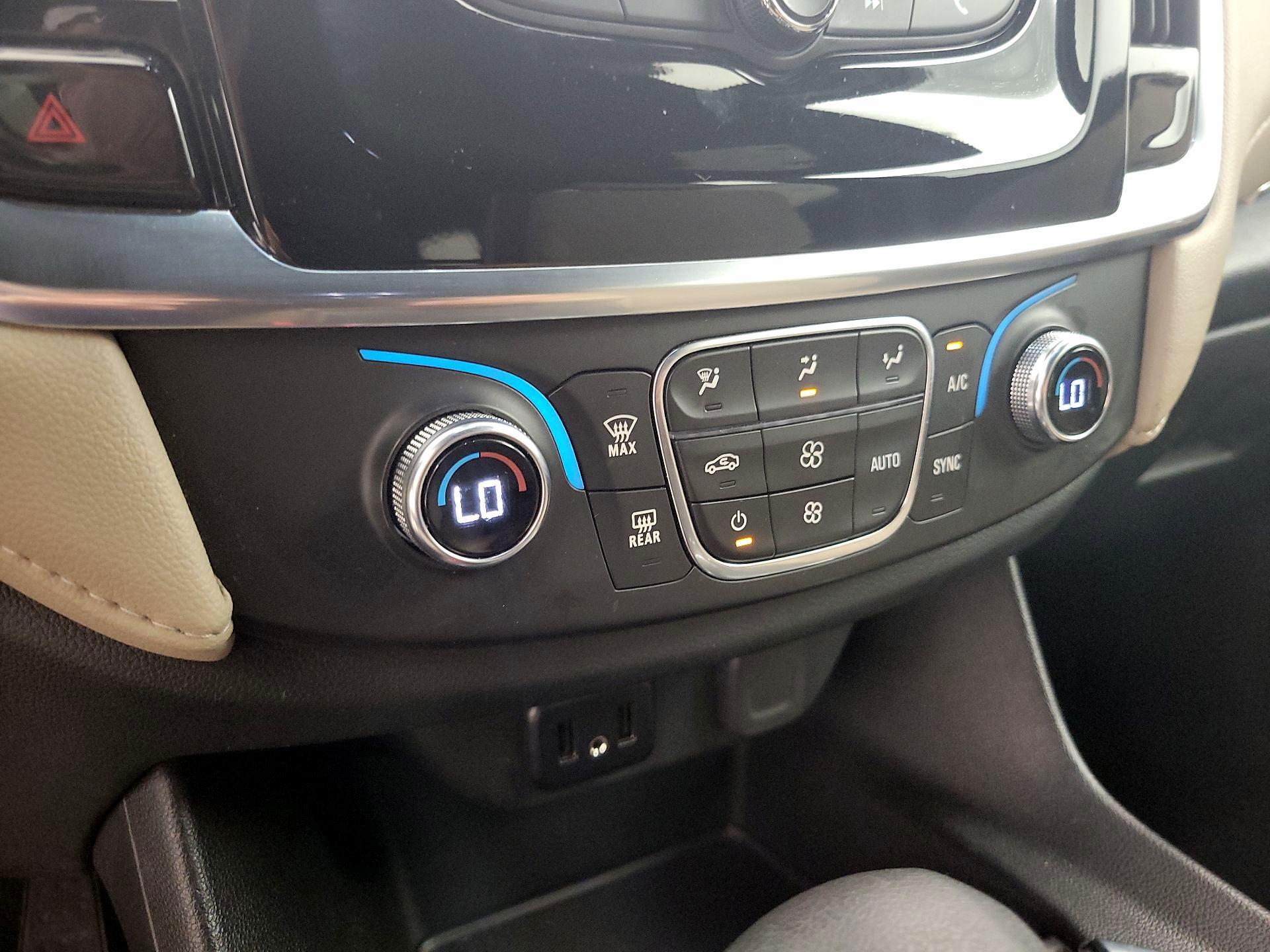 Thumbnail: 2023 Chevrolet Traverse - 16