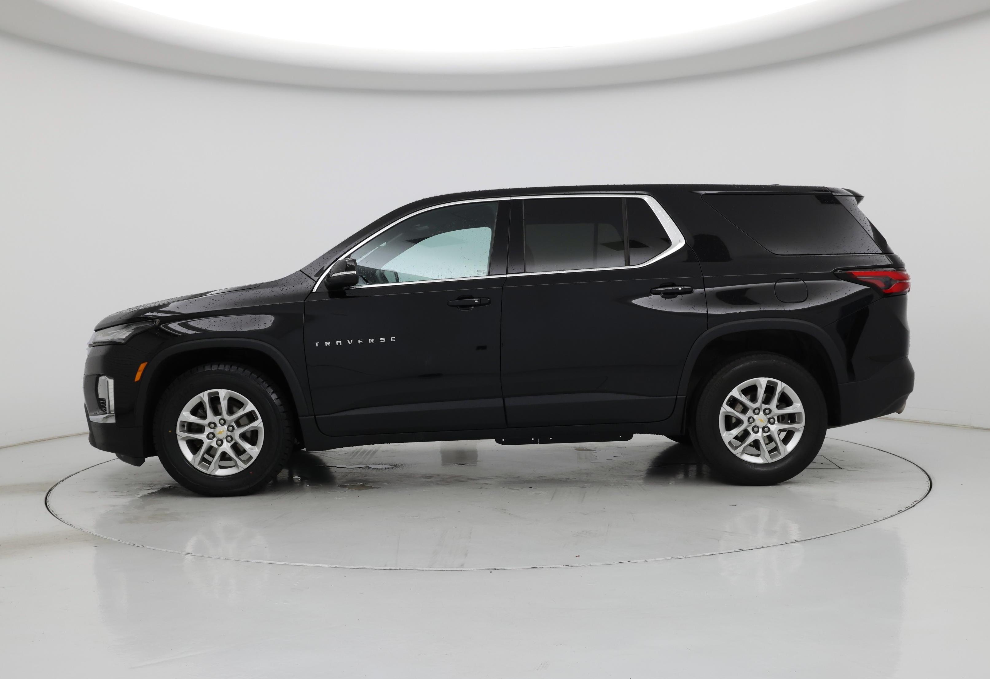 Thumbnail: 2023 Chevrolet Traverse - 3