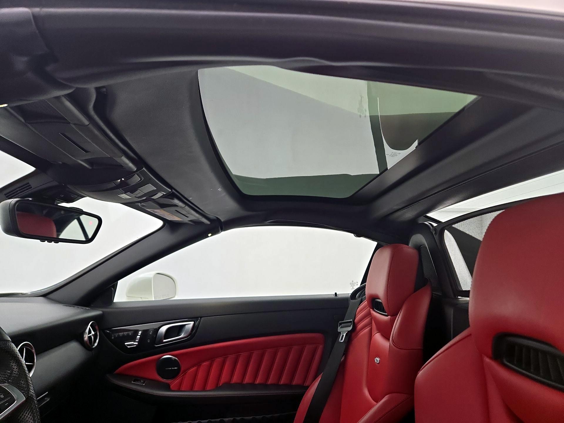 Thumbnail: 2017 Mercedes-Benz SLC - 18