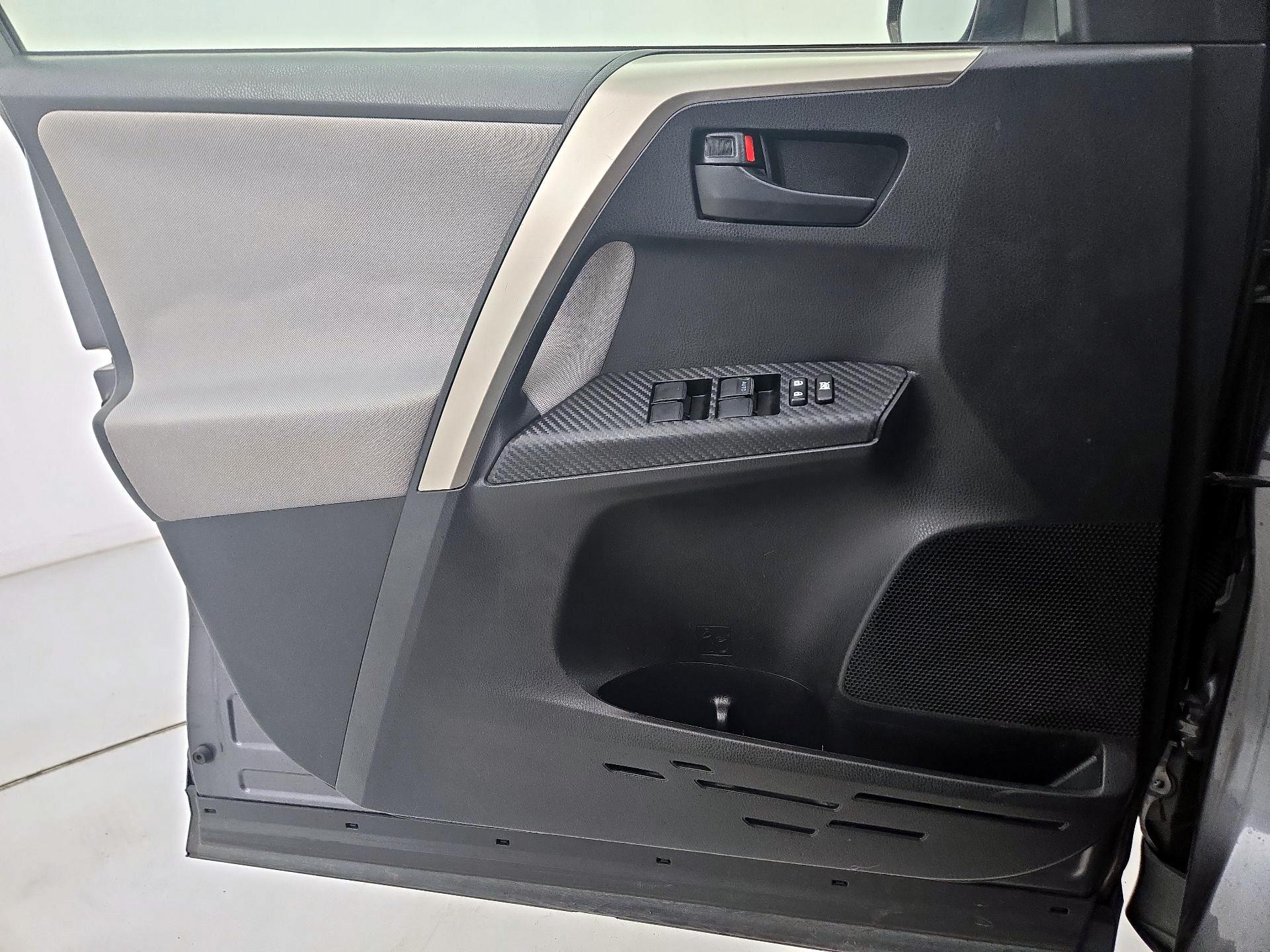 Thumbnail: 2014 Toyota RAV4 - 12