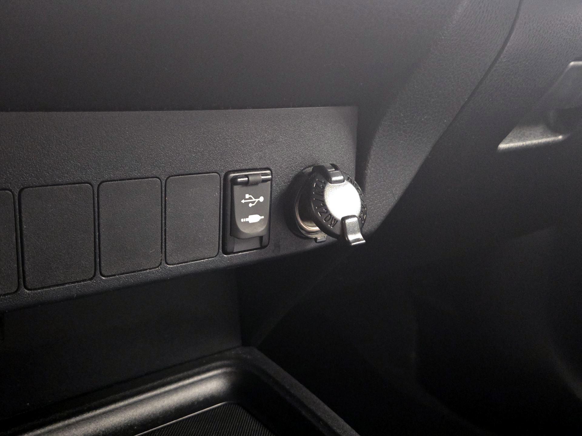 Thumbnail: 2014 Toyota RAV4 - 18