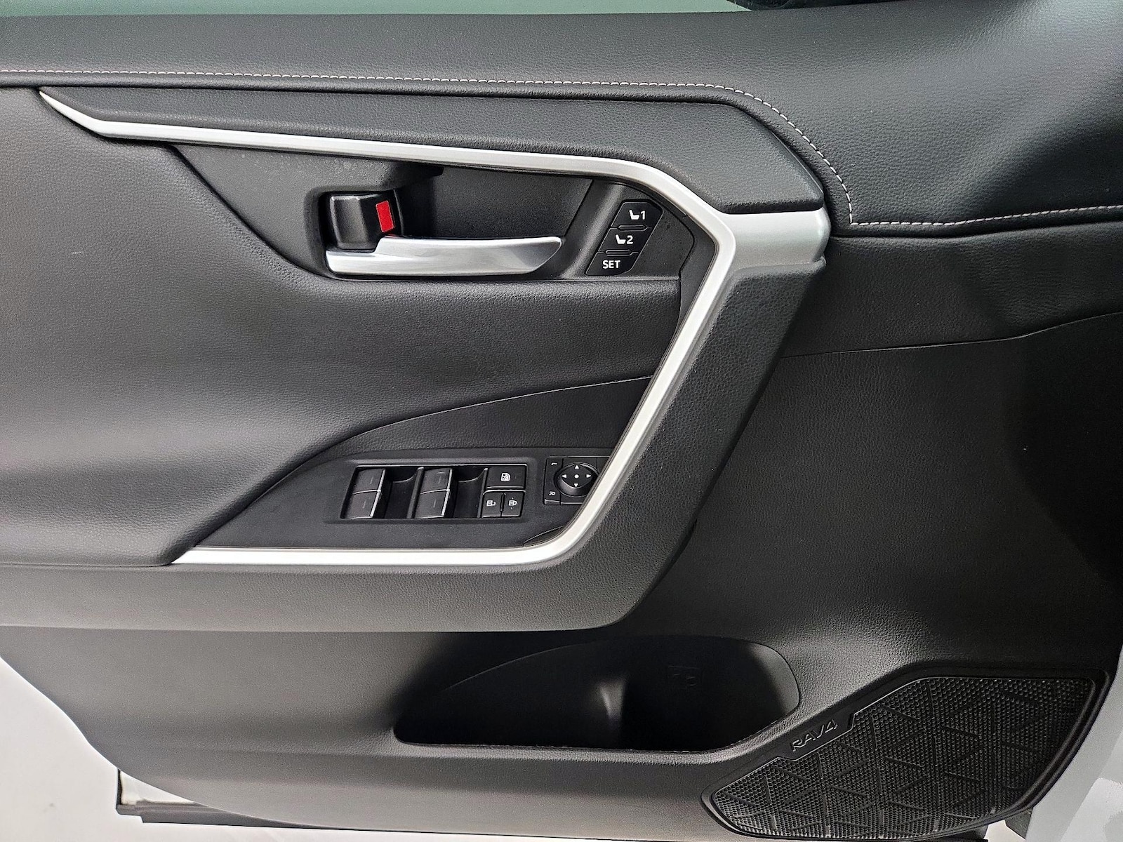 2023 Toyota RAV4 Limited - Photo 13