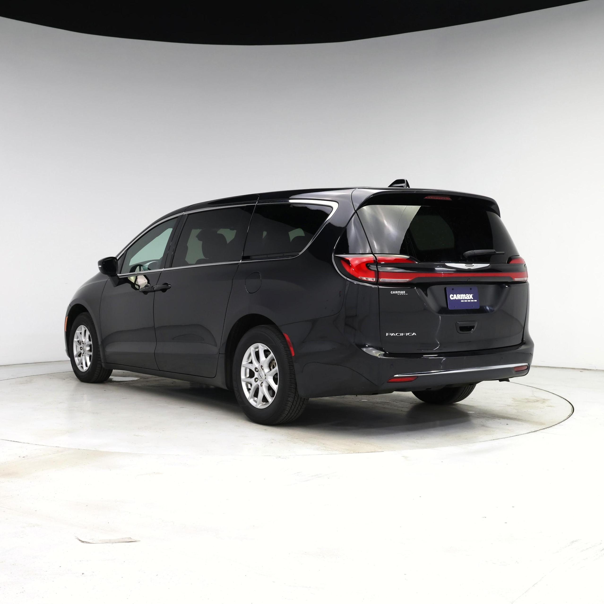 Thumbnail: 2023 Chrysler Pacifica - 2