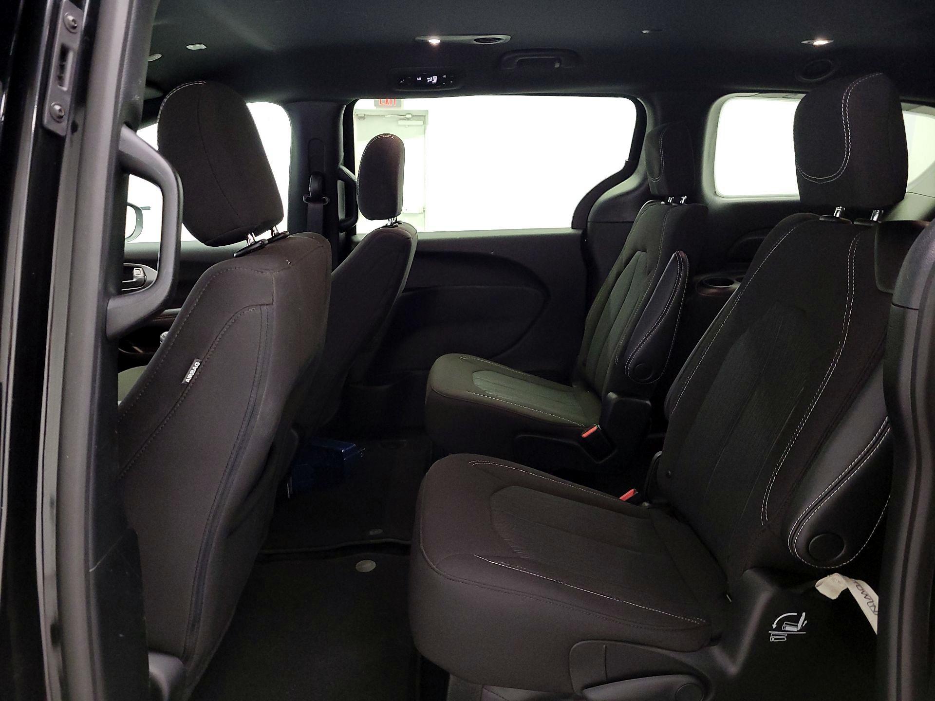 Thumbnail: 2023 Chrysler Pacifica - 19