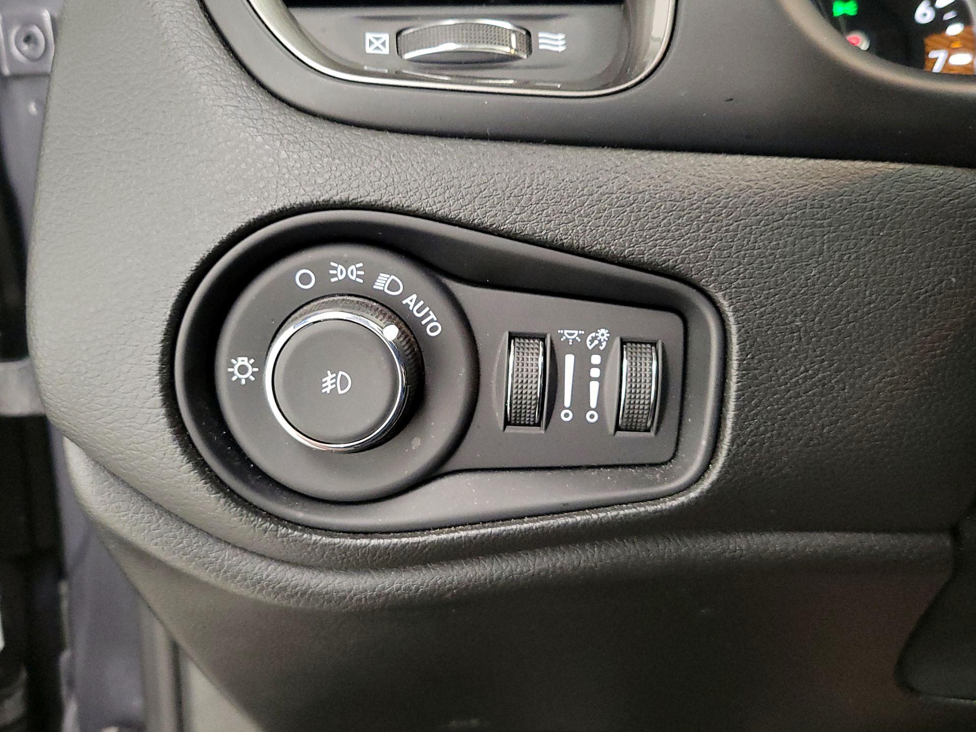 Thumbnail: 2023 Jeep Renegade - 13